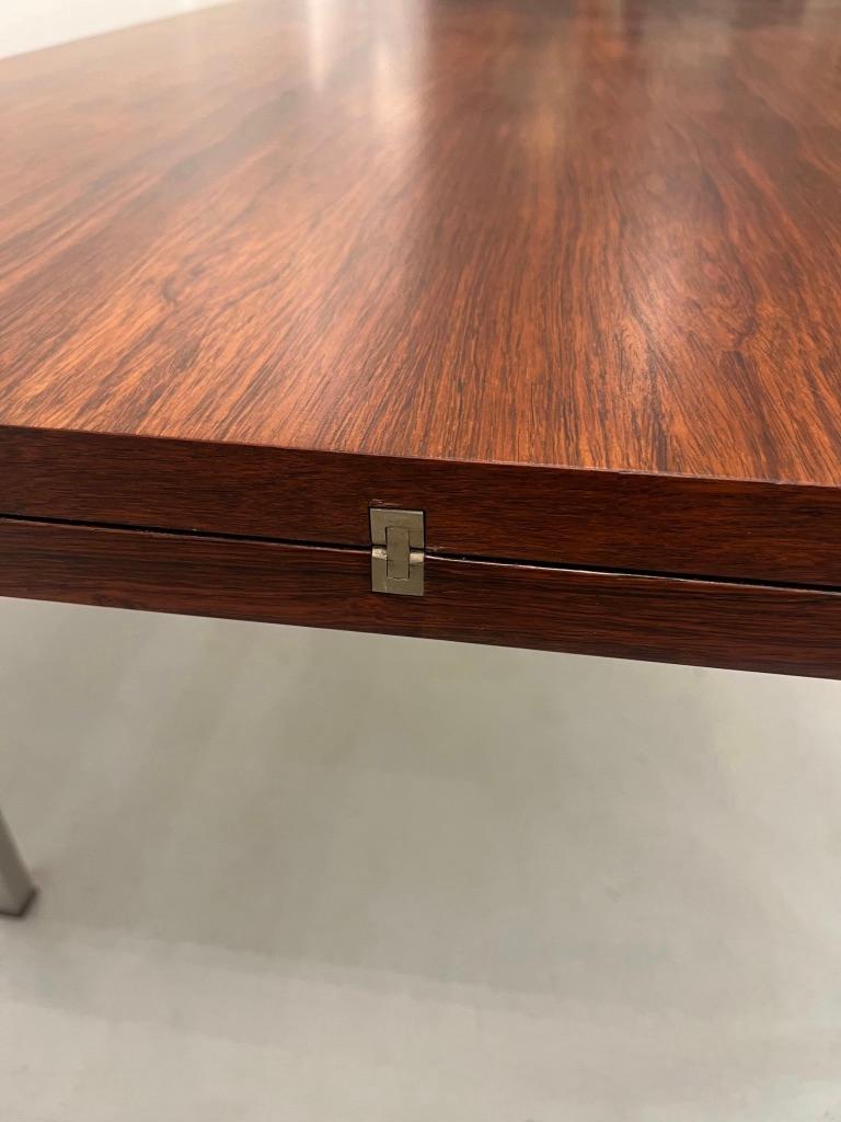 Table de salle à manger à rallonge vintage en bois de rose et acier des années 1960 4