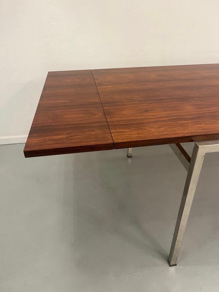 Table de salle à manger à rallonge vintage en bois de rose et acier des années 1960 8