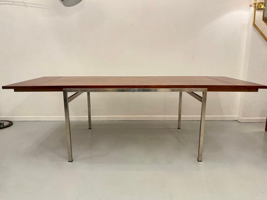 Table de salle à manger à rallonge vintage en bois de rose et acier des années 1960 10