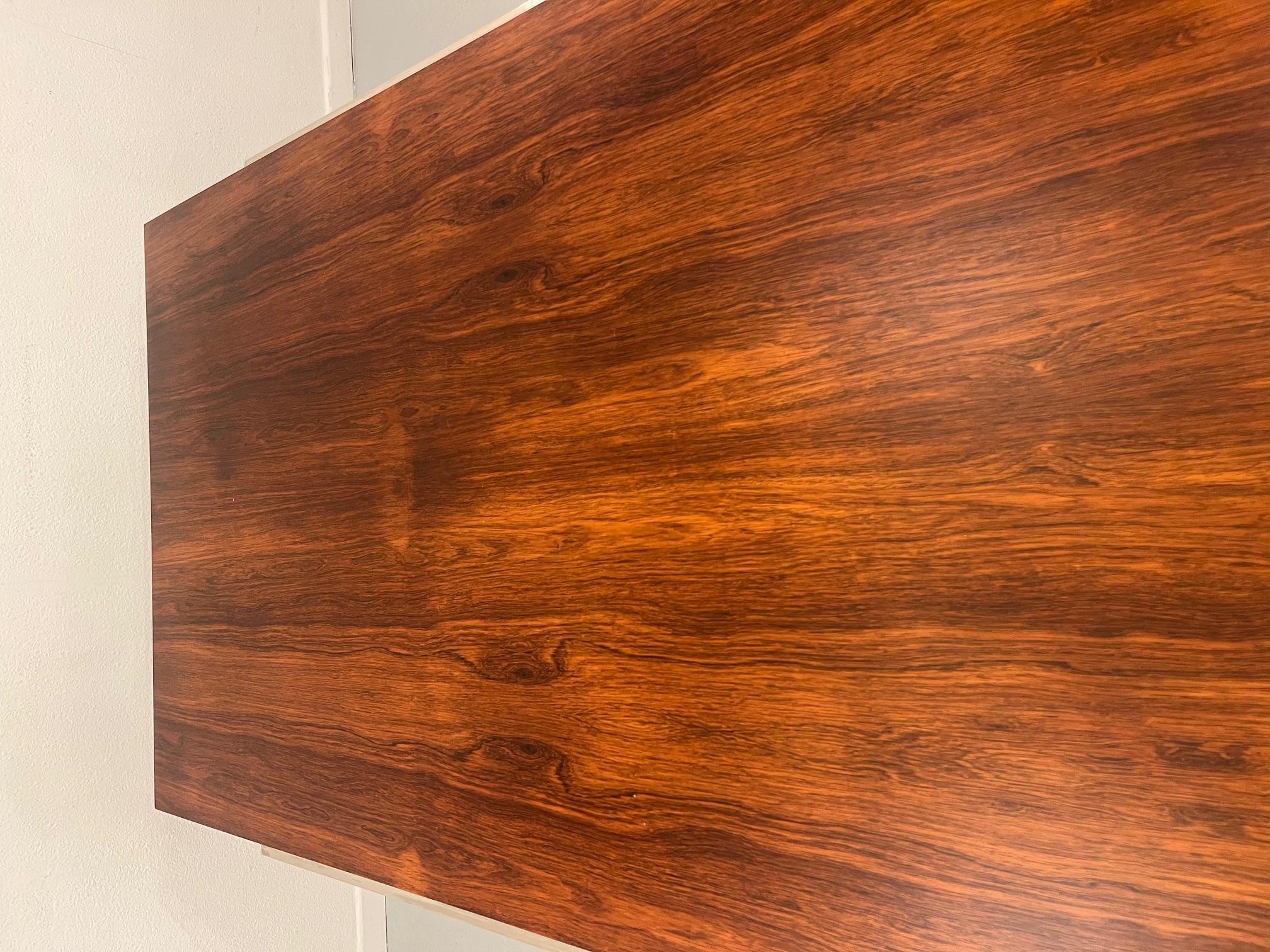 Table de salle à manger à rallonge vintage en bois de rose et acier des années 1960 2