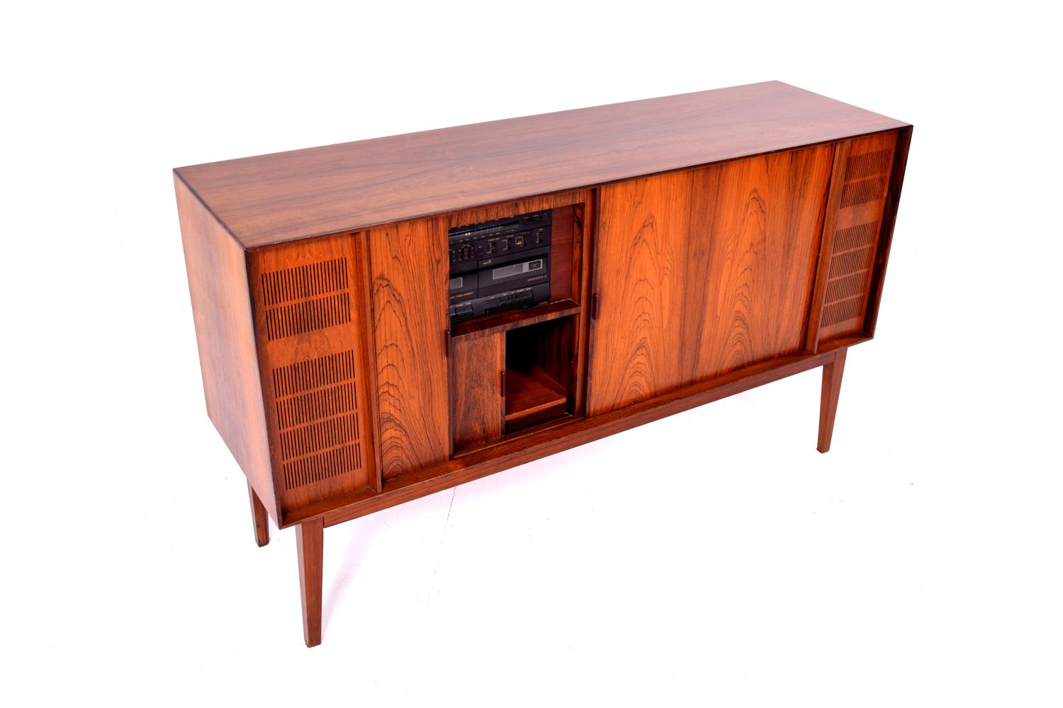 Vintage Rosewood Stereo Cabinet from Bang & Olufsen 2