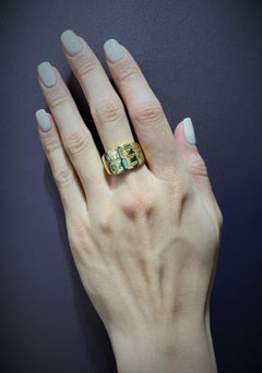 Vintage Rosior Ring Set in Yellow Gold with Baguette Cut Diamonds