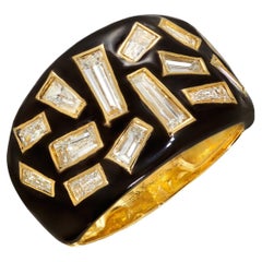 Anillo vintage Rosior de diamantes de talla trapezoidal engastados en oro amarillo y cerámica