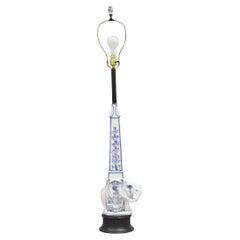 Grande lampe de bureau éléphant vintage Ross & Seeley Chinoiserie en porcelaine bleue et blanche
