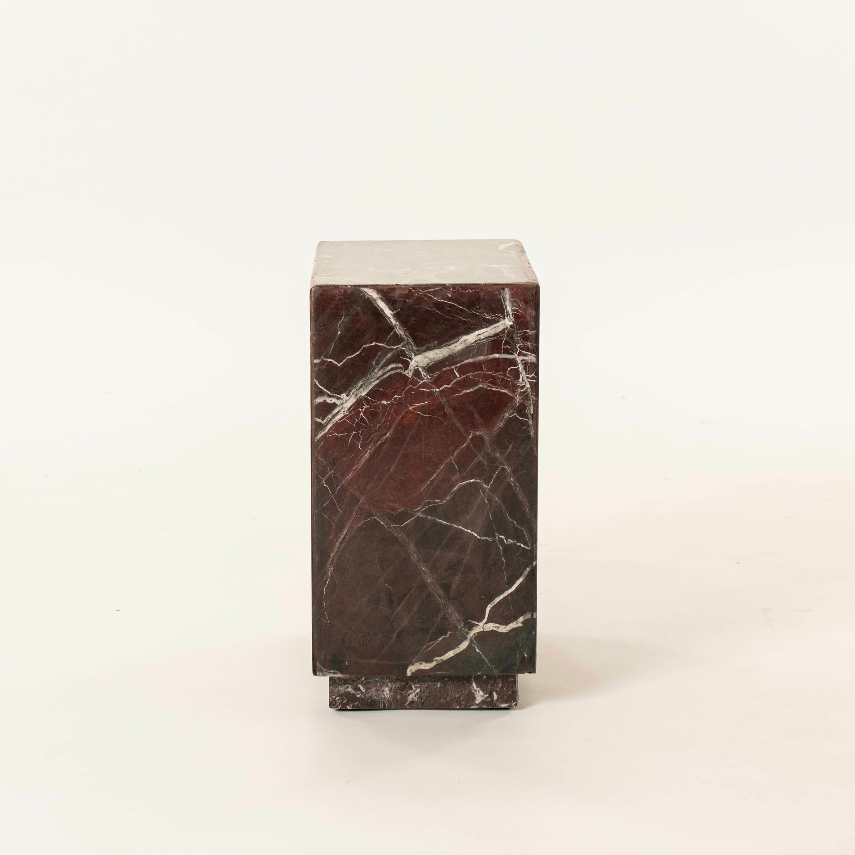 Mesa auxiliar cubista vintage Rosso Levanto Mármol en venta