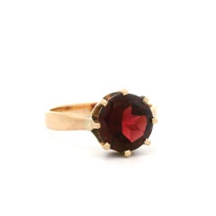 Vintage Rosy Yellow Gold 4.10ct Multi Prong Set Round Garnet Solitaire Ring