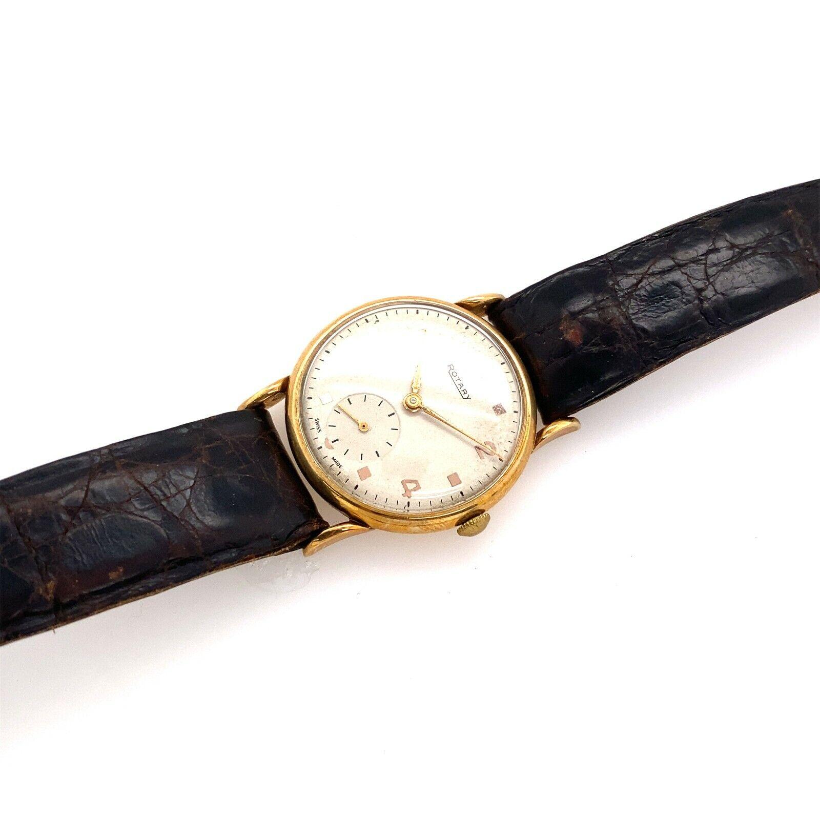 Vintage Rotary Watch with Original Brown Leather Strap in 9ct Gold In Good Condition For Sale In London, GB