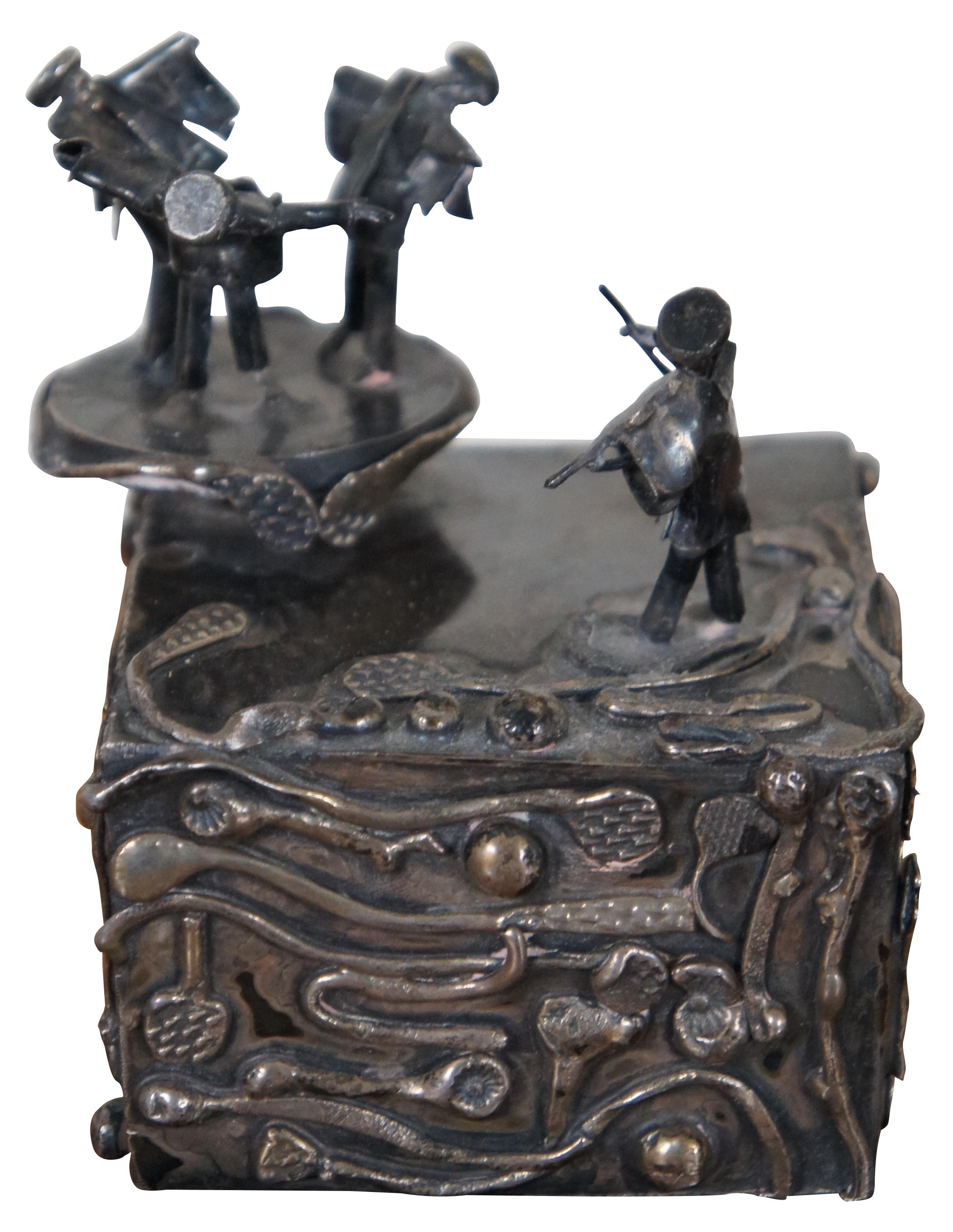 Vintage Rotating Figural Silverplate Hava Nagila Music Box Judaica Fiddler For Sale 2