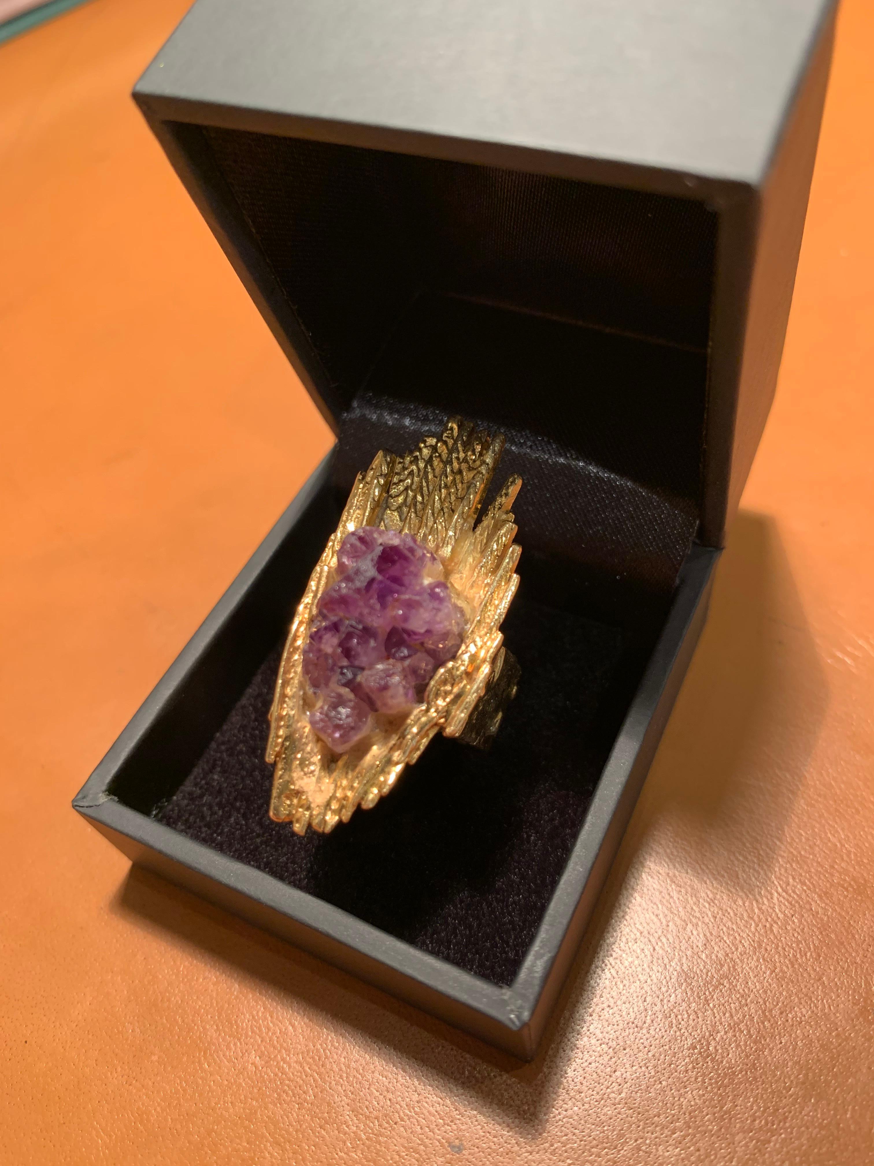 Rough Cut Vintage Rough Amethyst 18 Carats Yellow Gold Ring For Sale