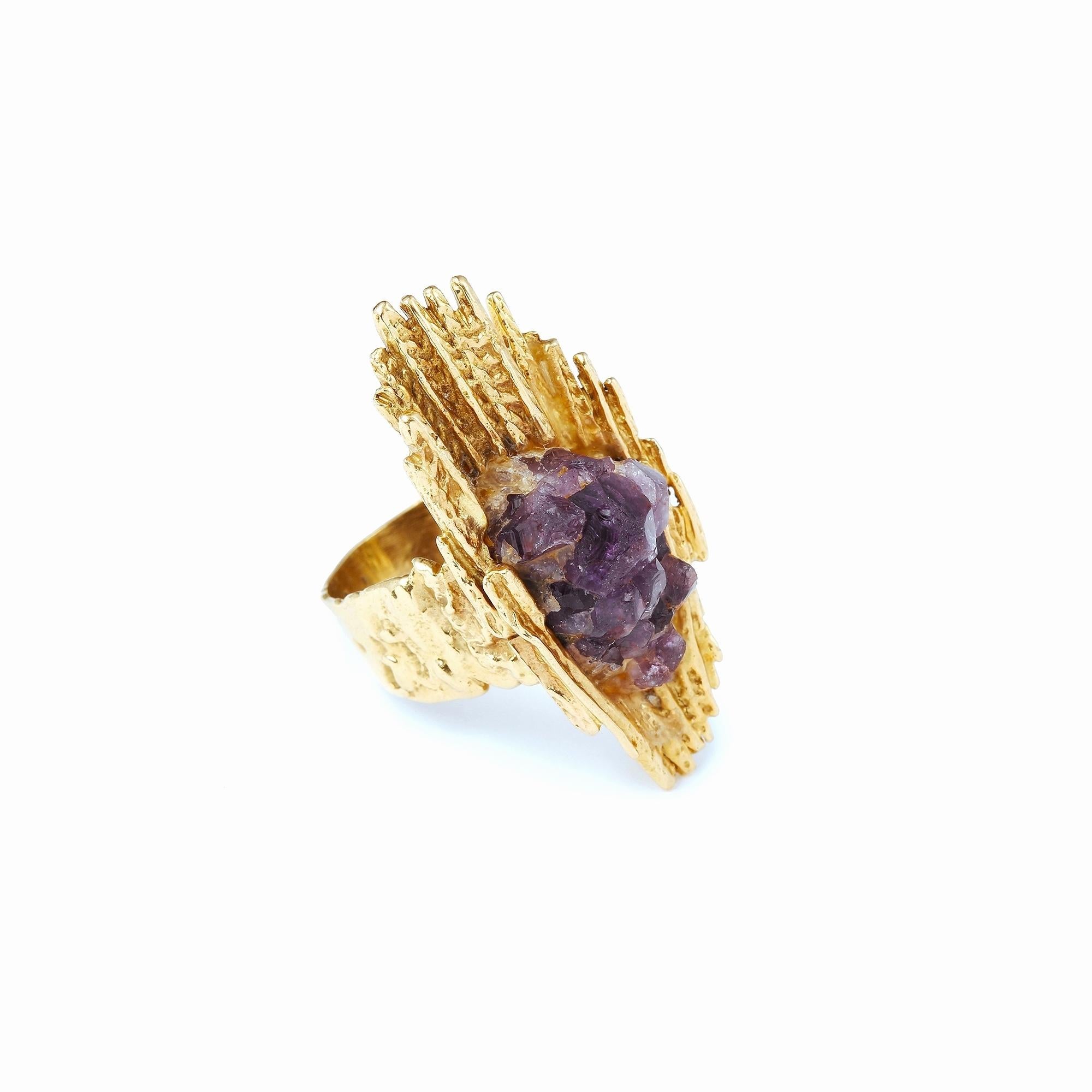 Retro Vintage Rough Amethyst 18 Carats Yellow Gold Ring For Sale