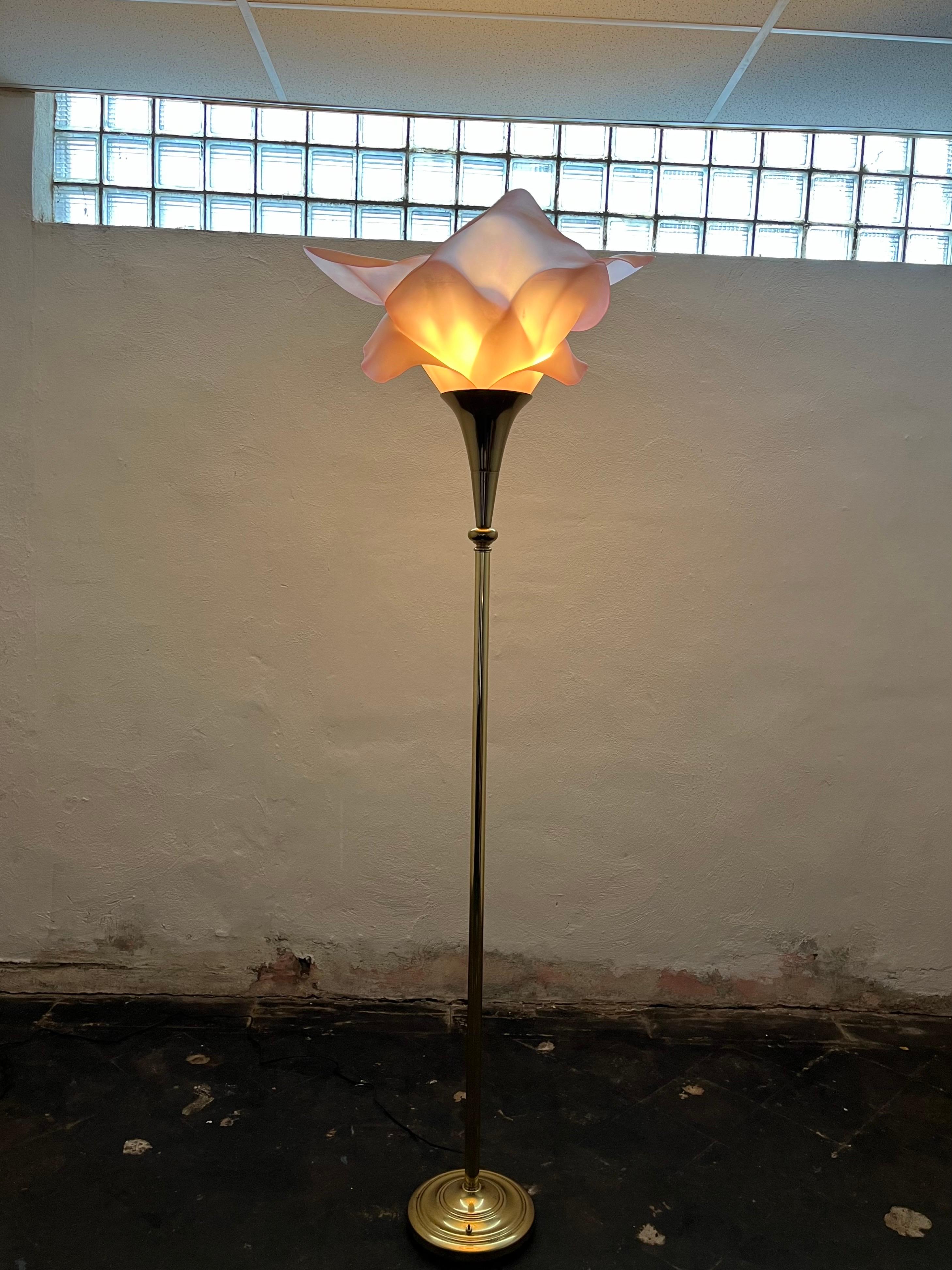 Vintage Rougier Style Acrylic Flower Brass Floor Lamp For Sale 2