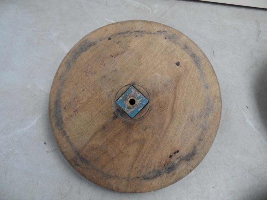 Mid-20th Century Vintage Roulette Spinning Wheel For Sale