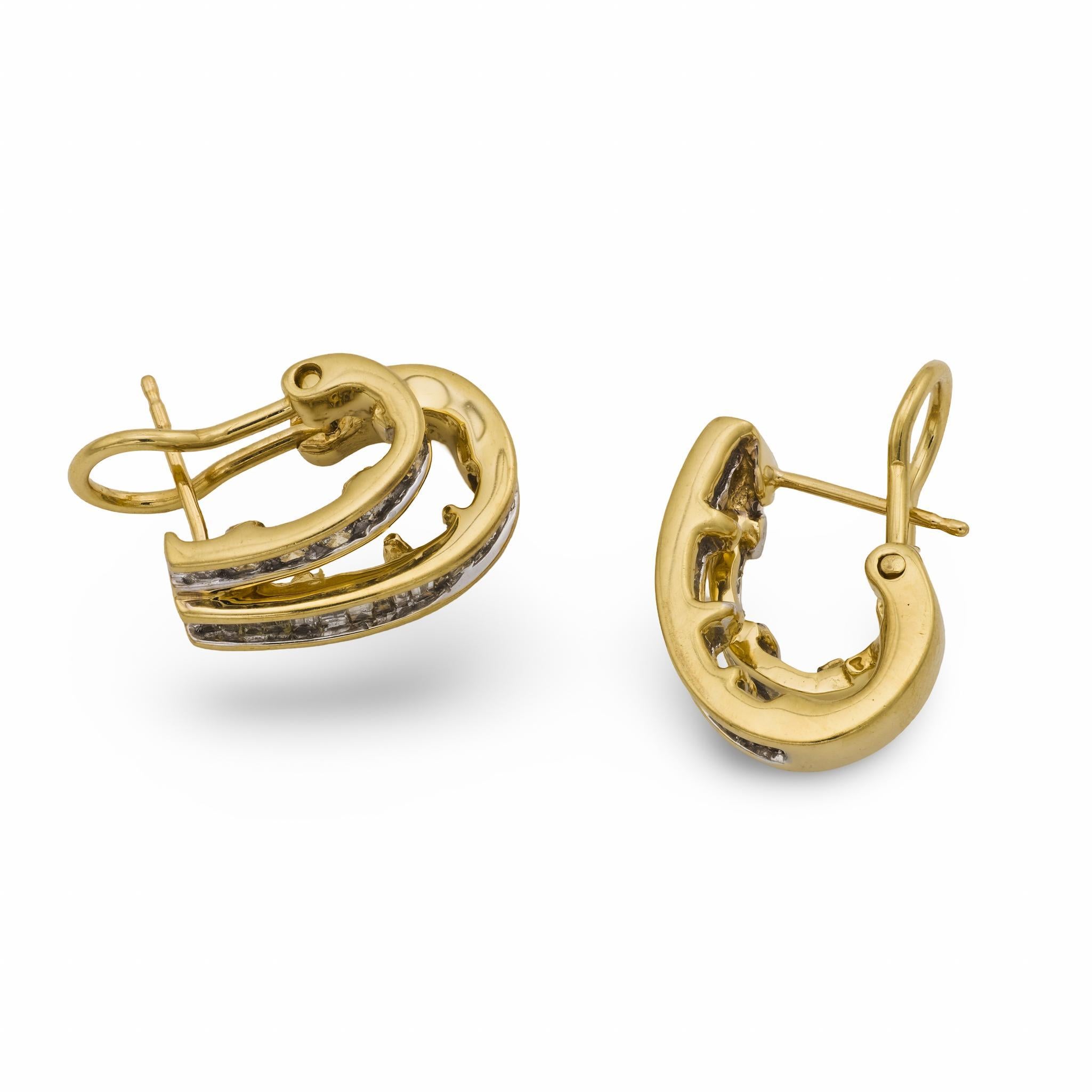 Pendientes de doble aro vintage de oro amarillo de 14k con diamante redondo y baguette en Bueno estado para la venta en Beverly Hills, CA