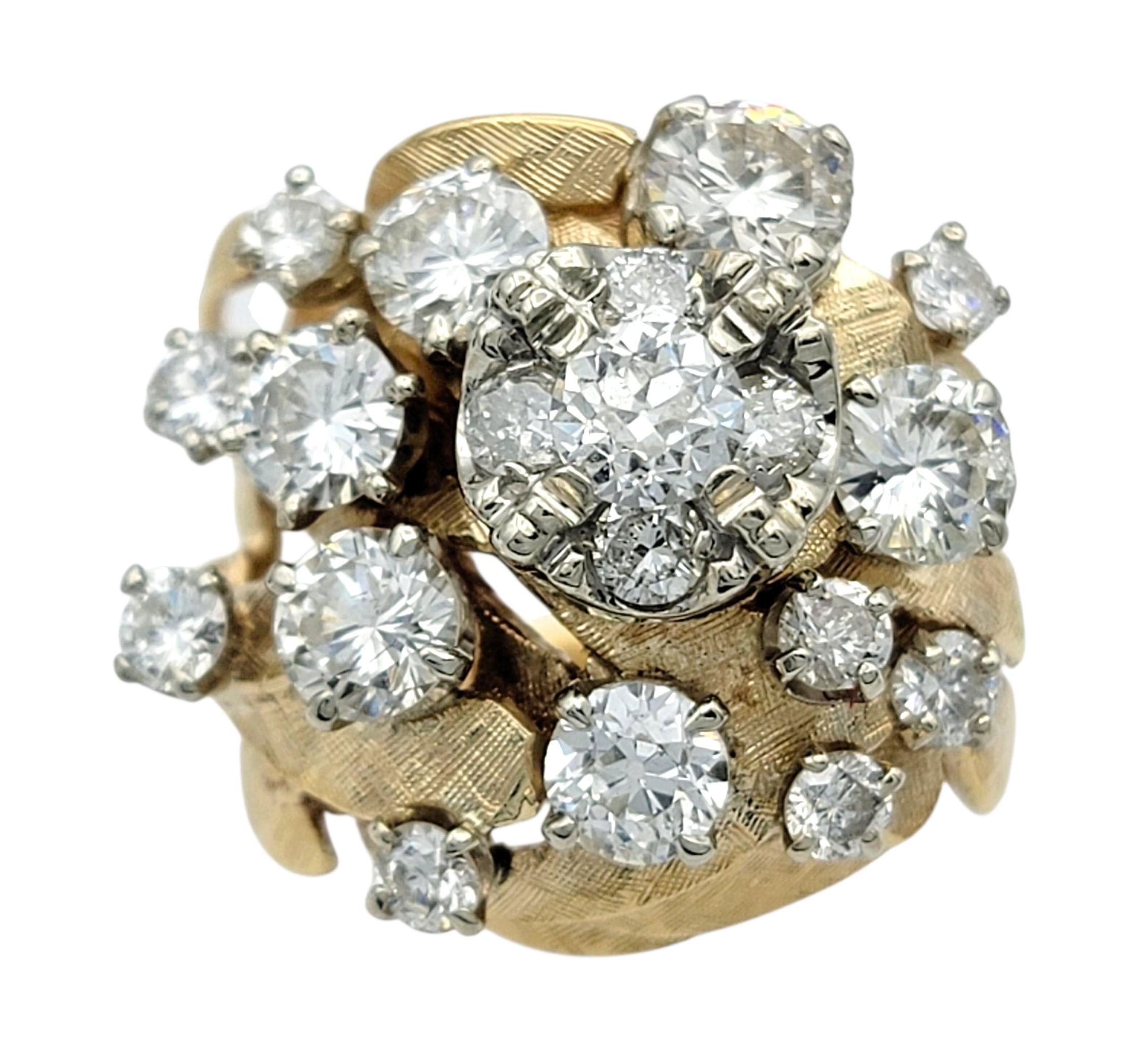 Vintage Round und Old European Cut Diamond Domed Cluster Ring in 14 Karat Gold (Zeitgenössisch) im Angebot