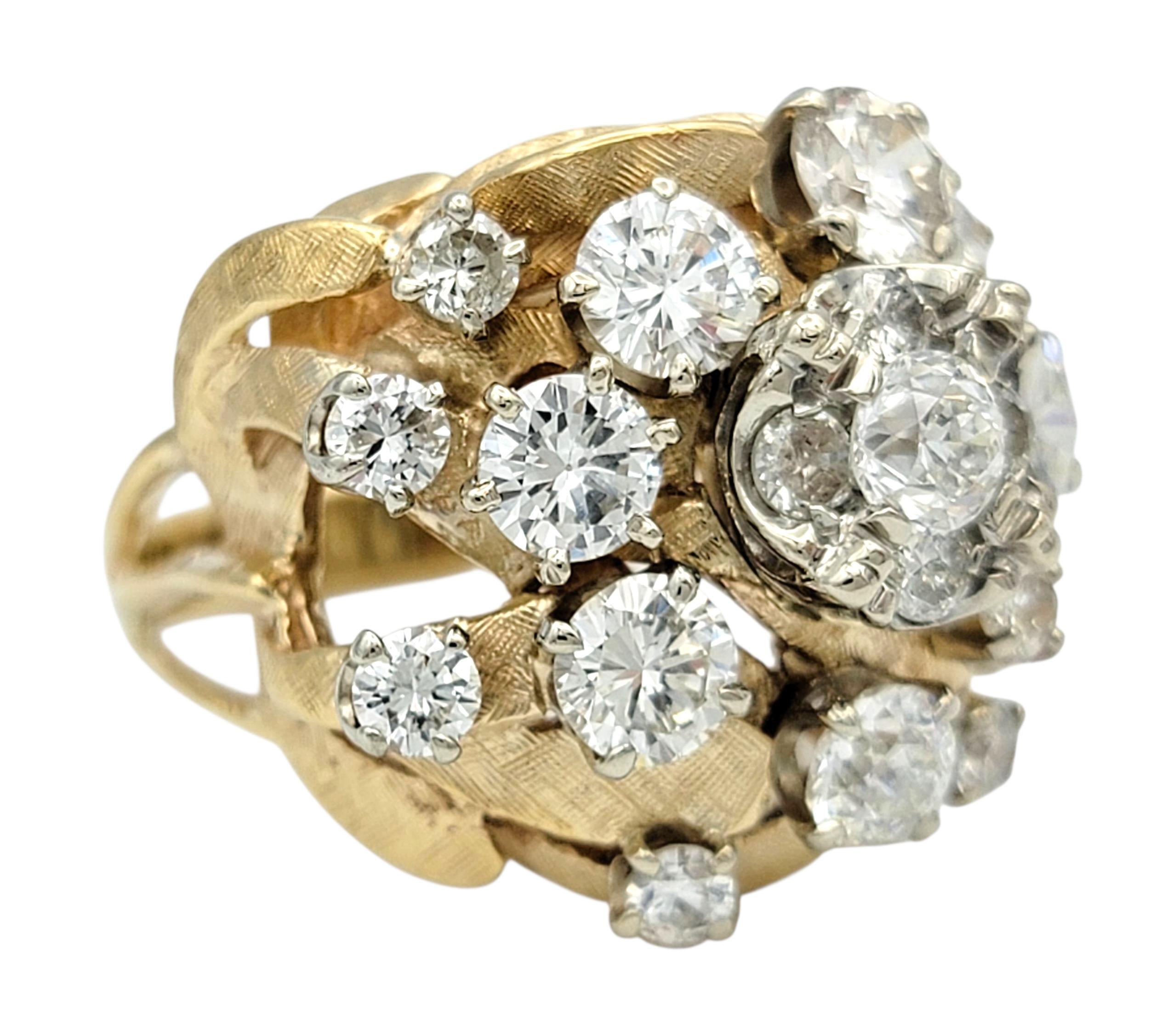 Vintage Round und Old European Cut Diamond Domed Cluster Ring in 14 Karat Gold (Rundschliff) im Angebot
