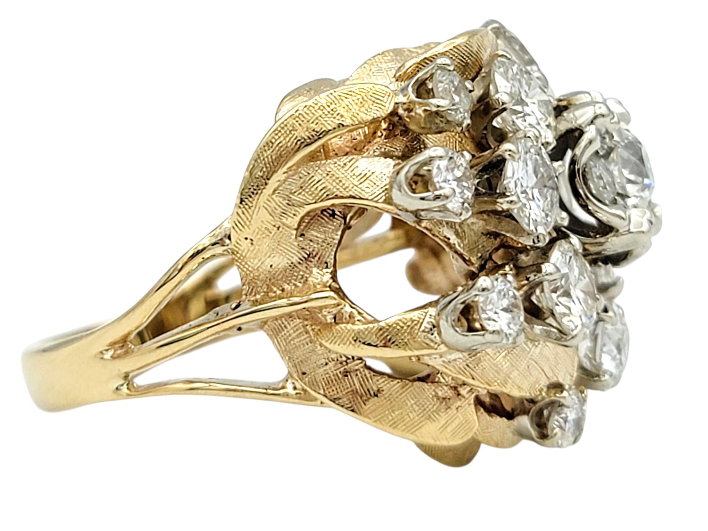 Vintage Round und Old European Cut Diamond Domed Cluster Ring in 14 Karat Gold Damen im Angebot