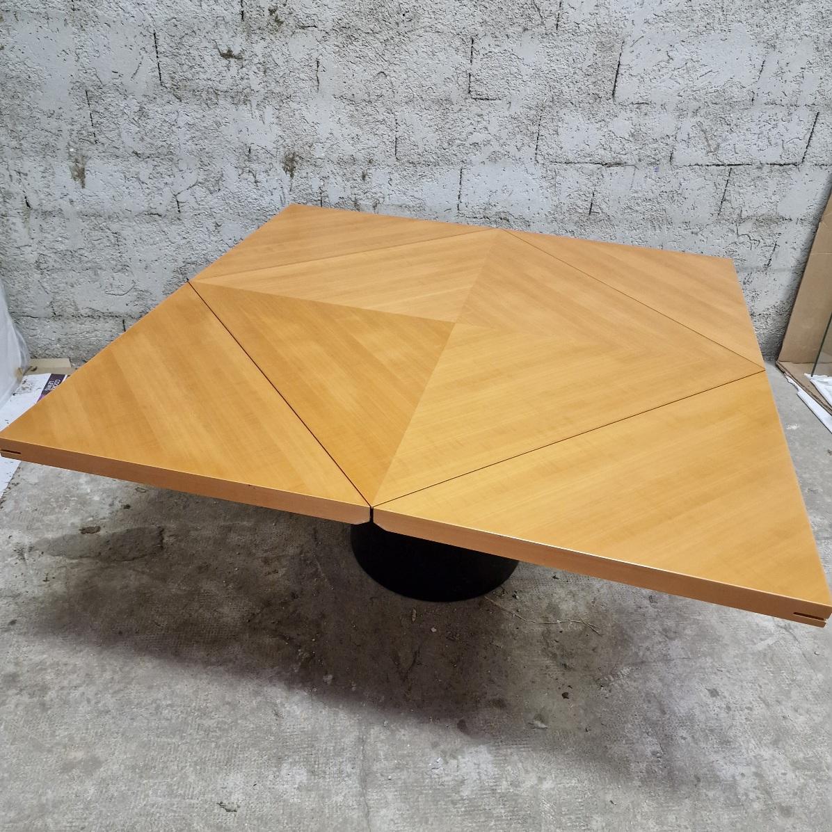 quadrondo dining table