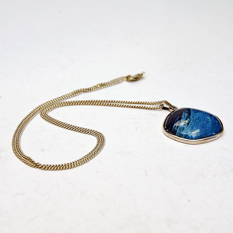 Runder blauer Silberstein-Silberpendant von Skreij J E Ab, Schweden, 1970er Jahre (Schwedisch) im Angebot
