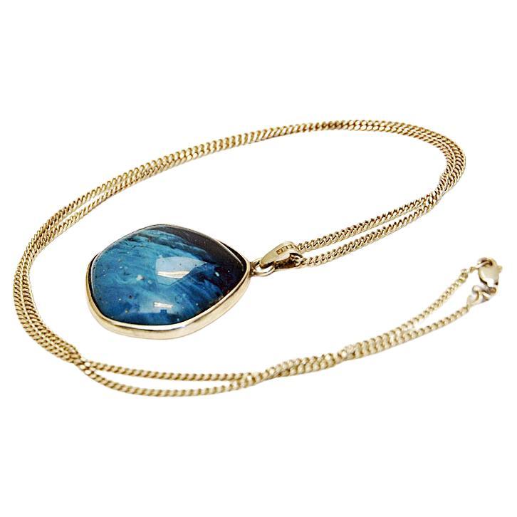 Schöne blaue runde 'Bergslagen Stein' Halskette von Skreij JE Ab 1970s. Schweden.
Das Gestein hat verschiedene Blautöne und ist ursprünglich die 