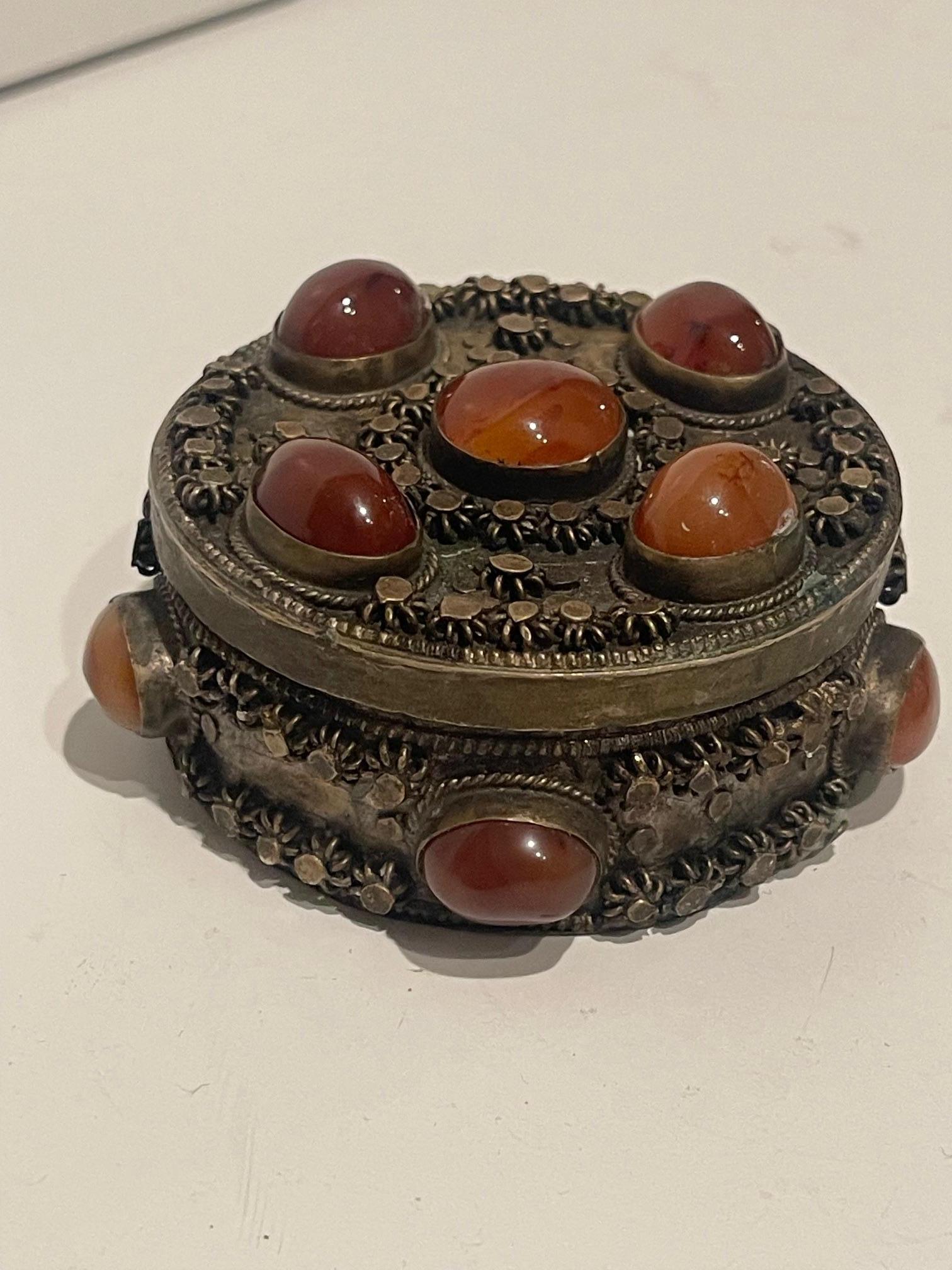 Vintage Round Box with Agate Stones, 20th Century For Sale 1