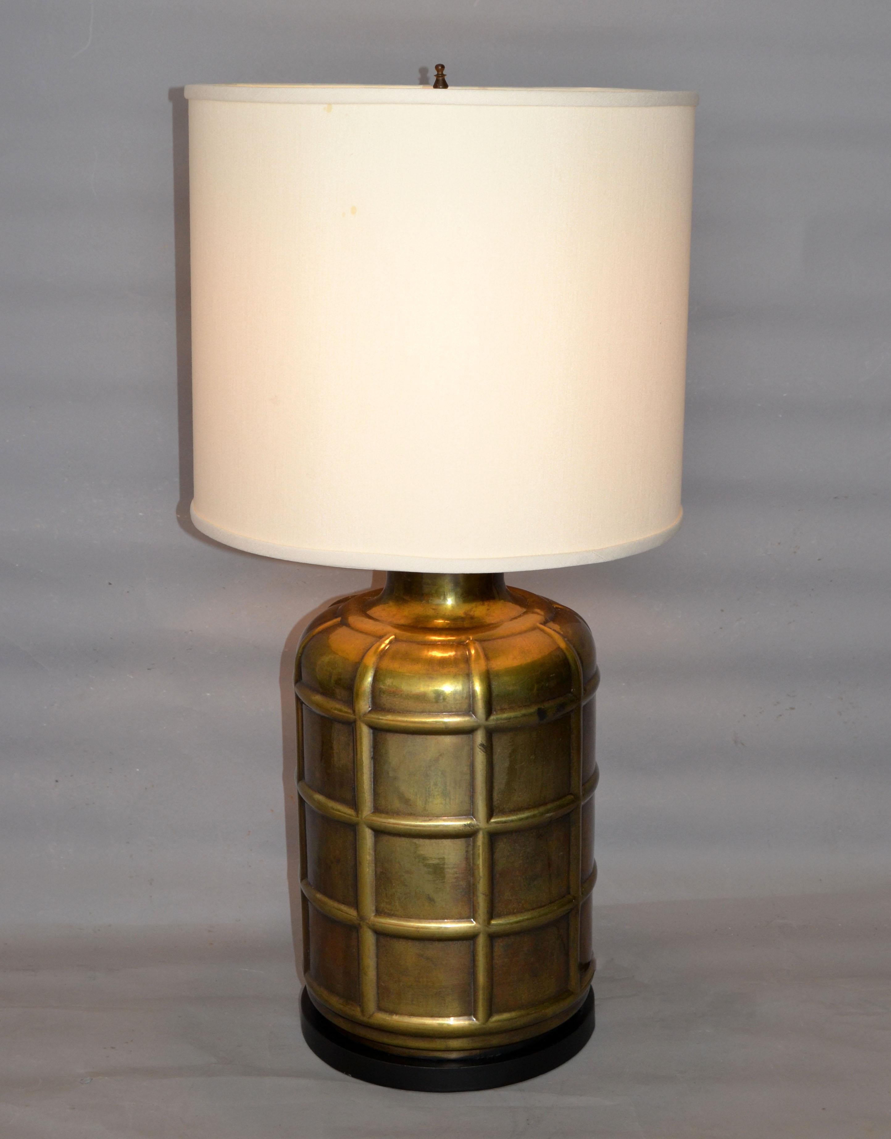 American Vintage Round Brass and Ebonized Wood Table Lamp Mid-Century Modern For Sale