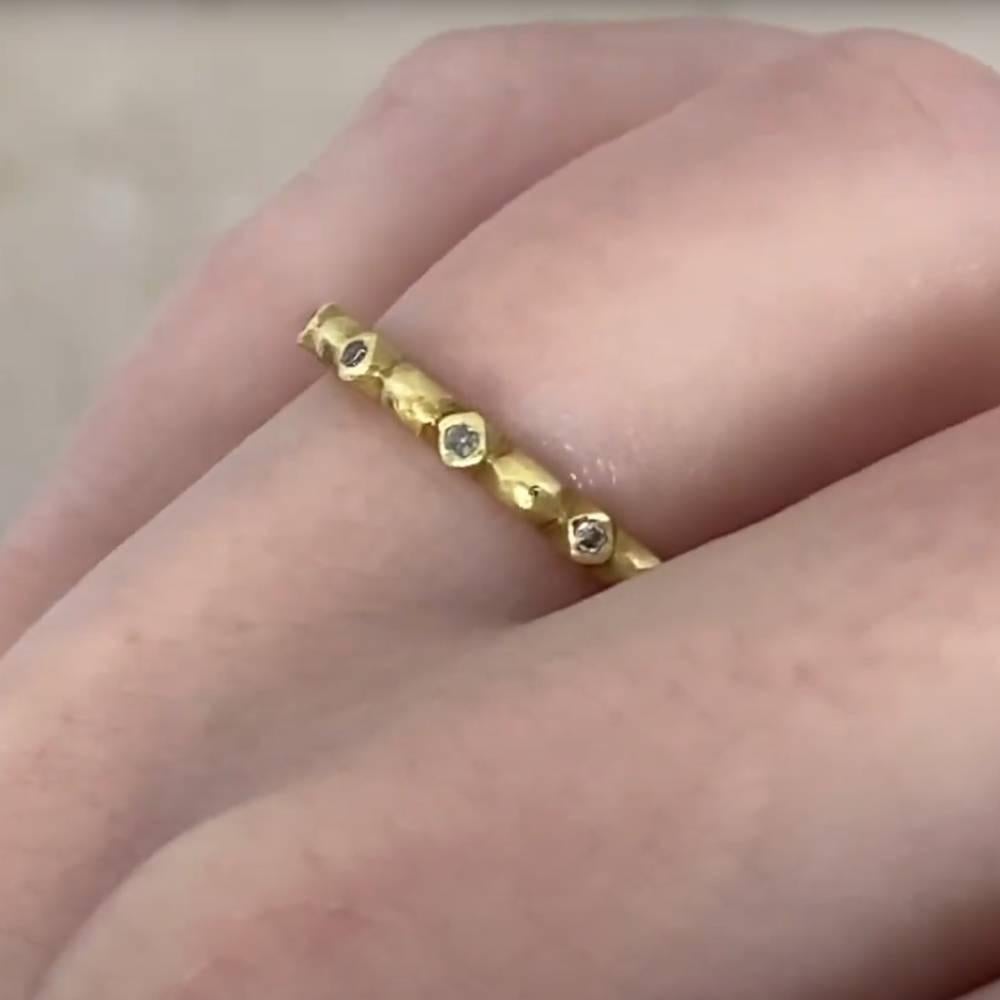 Round Cut Vintage Round Brilliant Cut Diamond Band (Approx 0.10-Carats), Yellow Gold For Sale