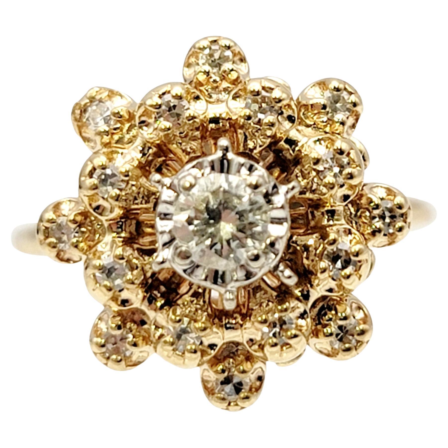 Runder Brillant-Diamant-Cluster-Ring mit gestapelter Kuppel 14 Karat Gelbgold