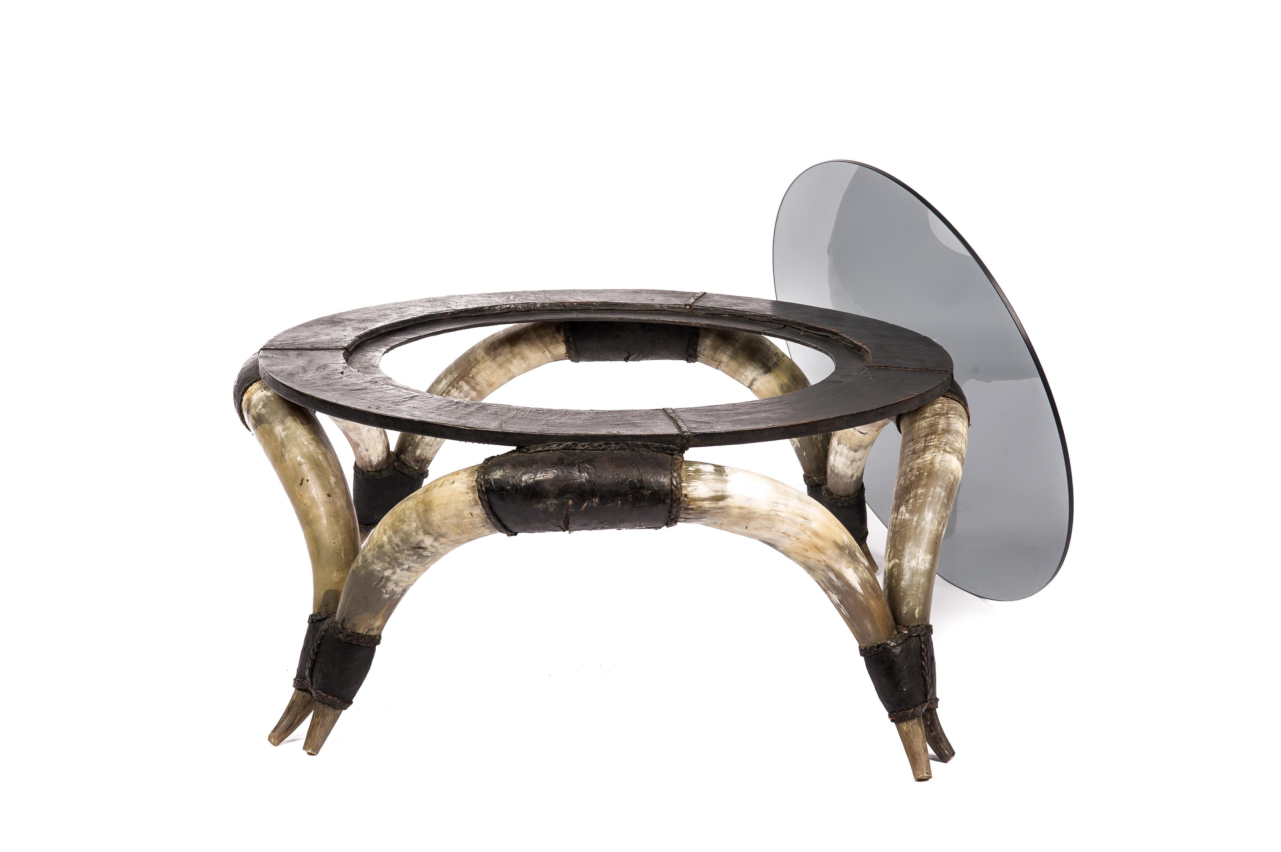 Vintage Round Coffee Table with Bull Horns, Black Leather, and Smoked Glass In Good Condition For Sale In Casteren, NL