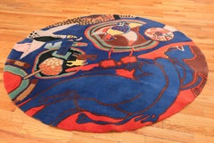 Vintage Round Corneille Rug. Size: 7 ft 2 in x 7 ft 2 in