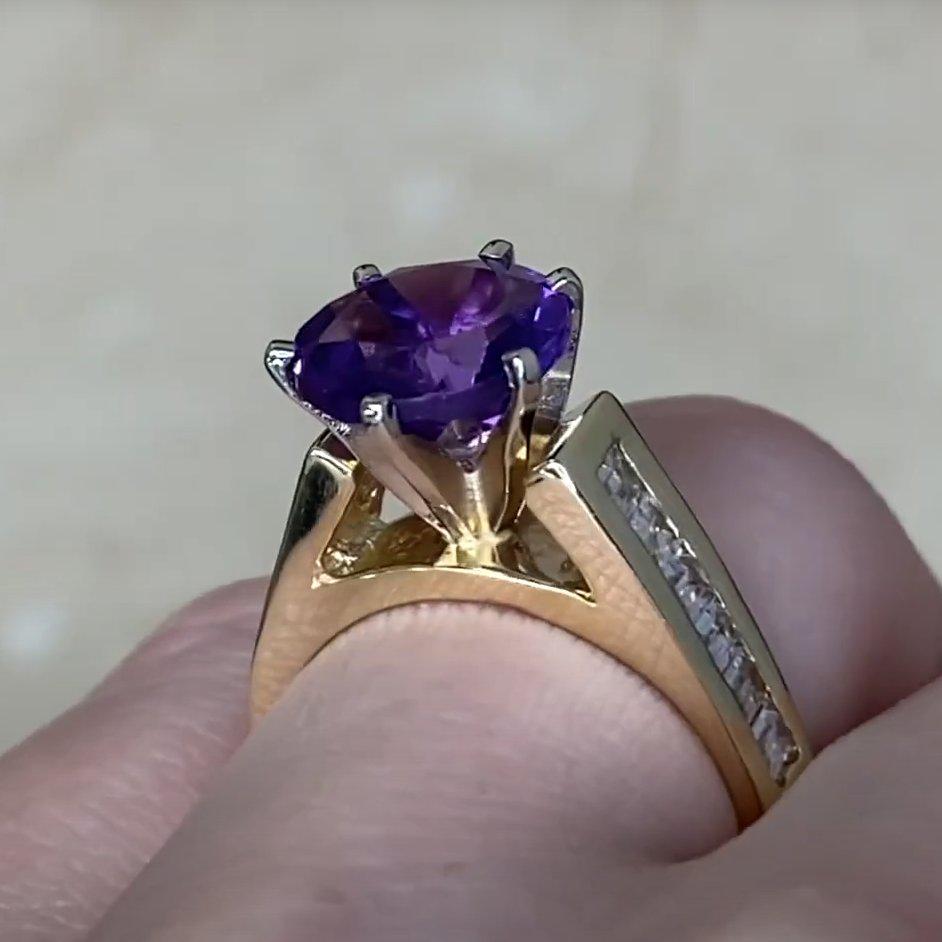Vintage-Cocktailring mit Amethyst im Rundschliff ( ca. 2,40 Karat), 14k Gelbgold Damen im Angebot