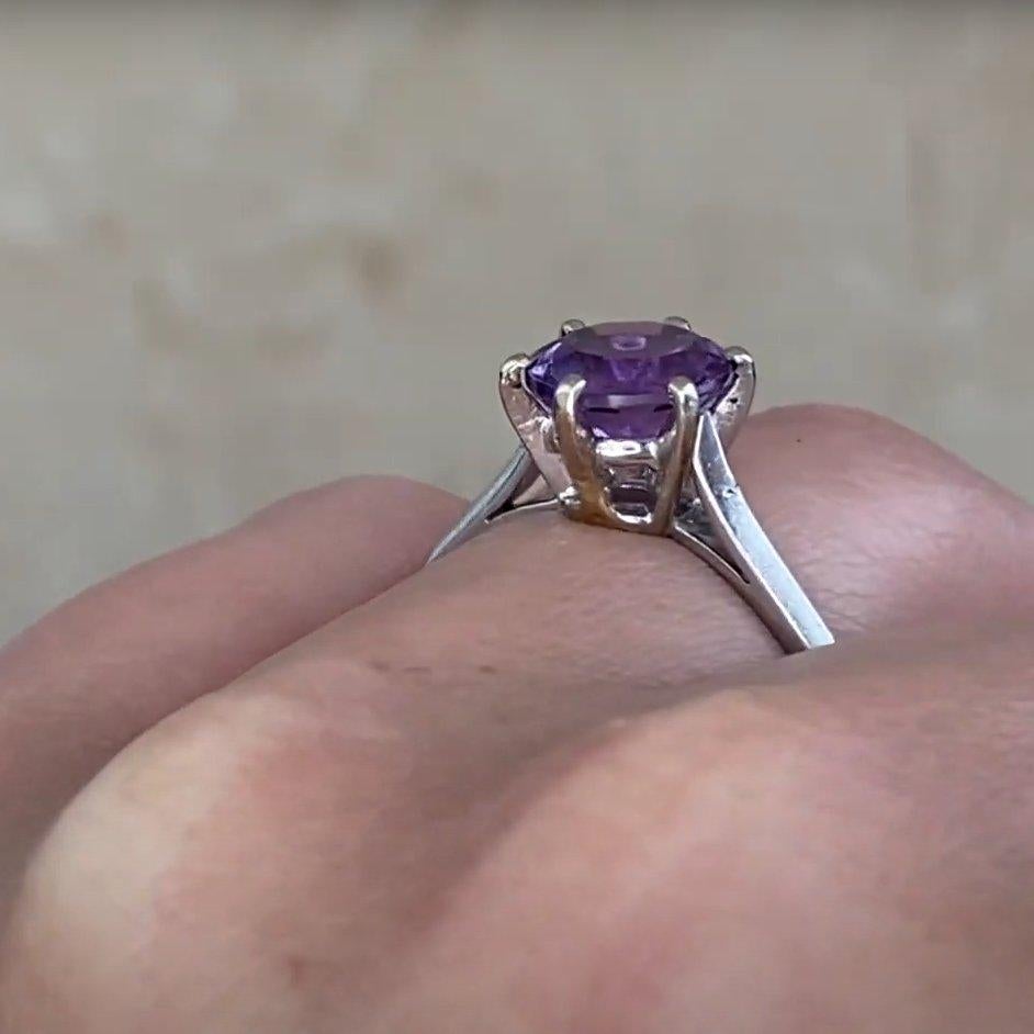 Anello Vintage con ametista taglio rotondo incastonata (circa 1,90 carati), platino In condizioni ottime in vendita a New York, NY