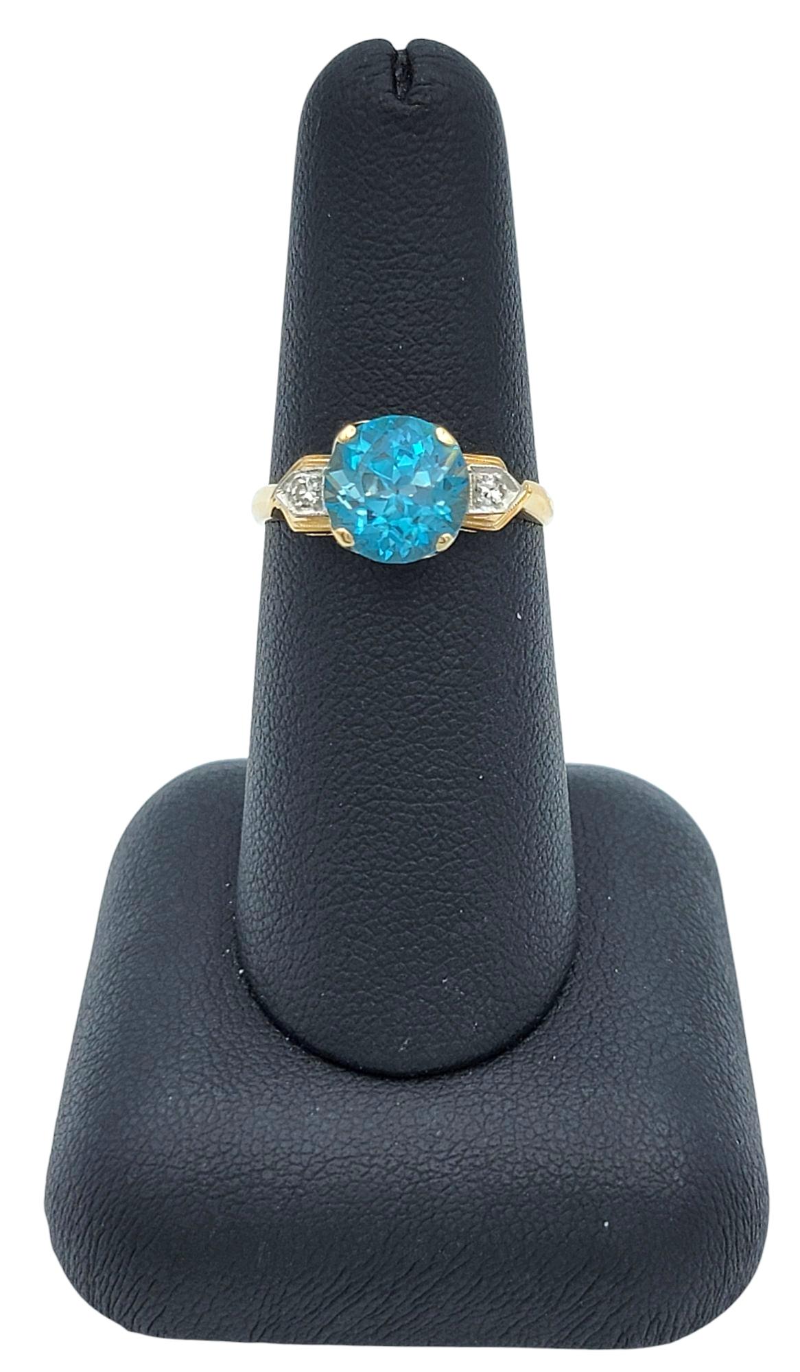 Vintage Round Cut Blue Zircon and Diamond Three-Stone Ring 14 Karat Yellow Gold For Sale 5