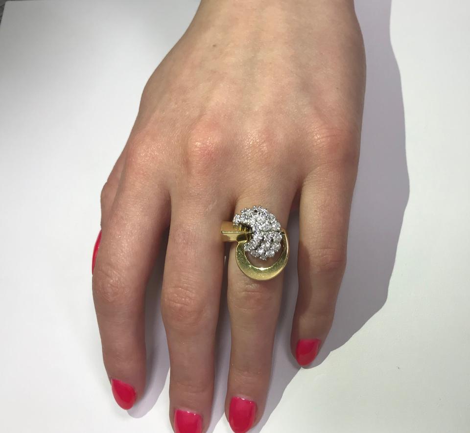 Vintage Round Cut Diamond Cocktail Ring 18K Yellow Gold 1.65Cttw For Sale 3