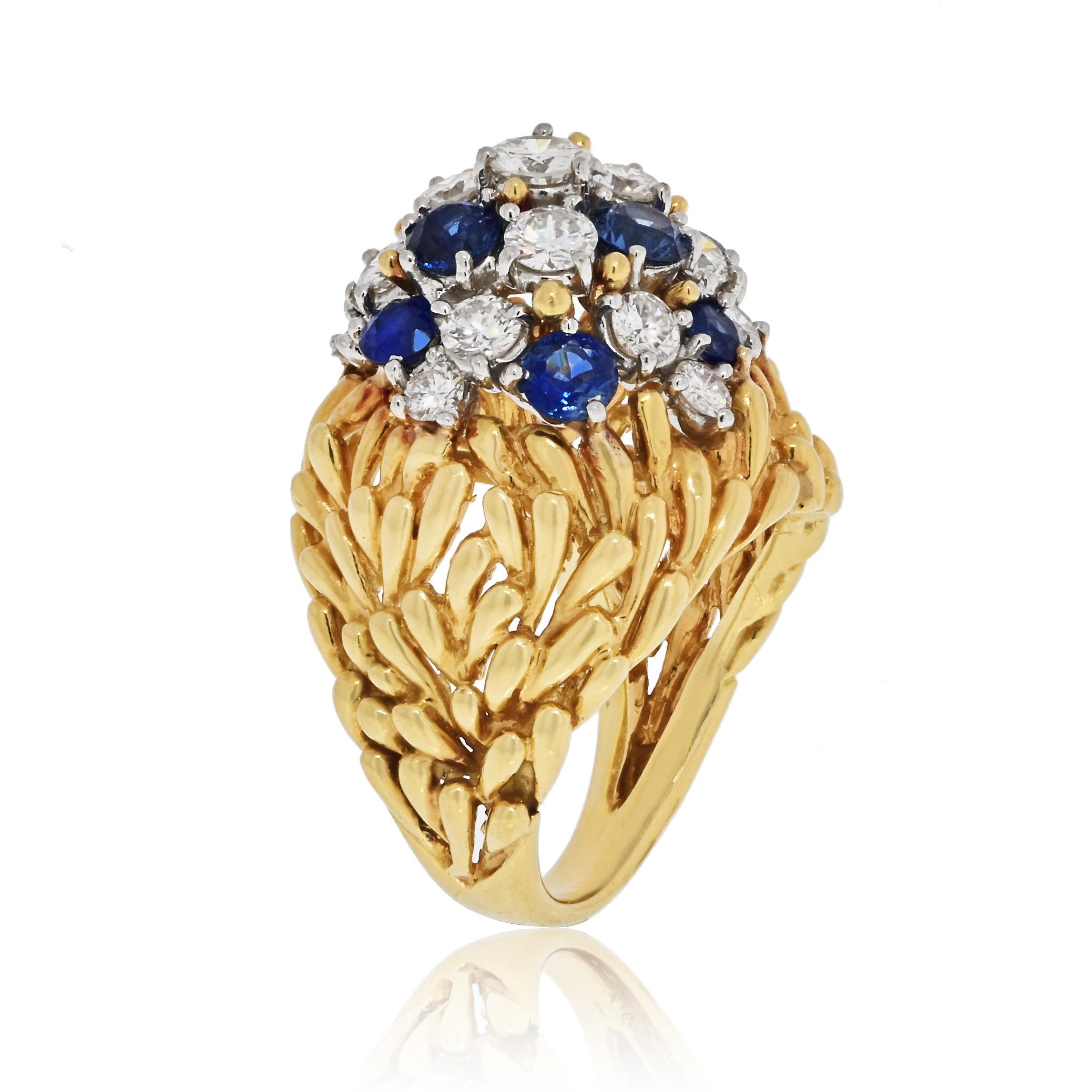 Art Deco Vintage Round Cut White Diamond and Blue Sapphire Cluster Cocktail Ring For Sale