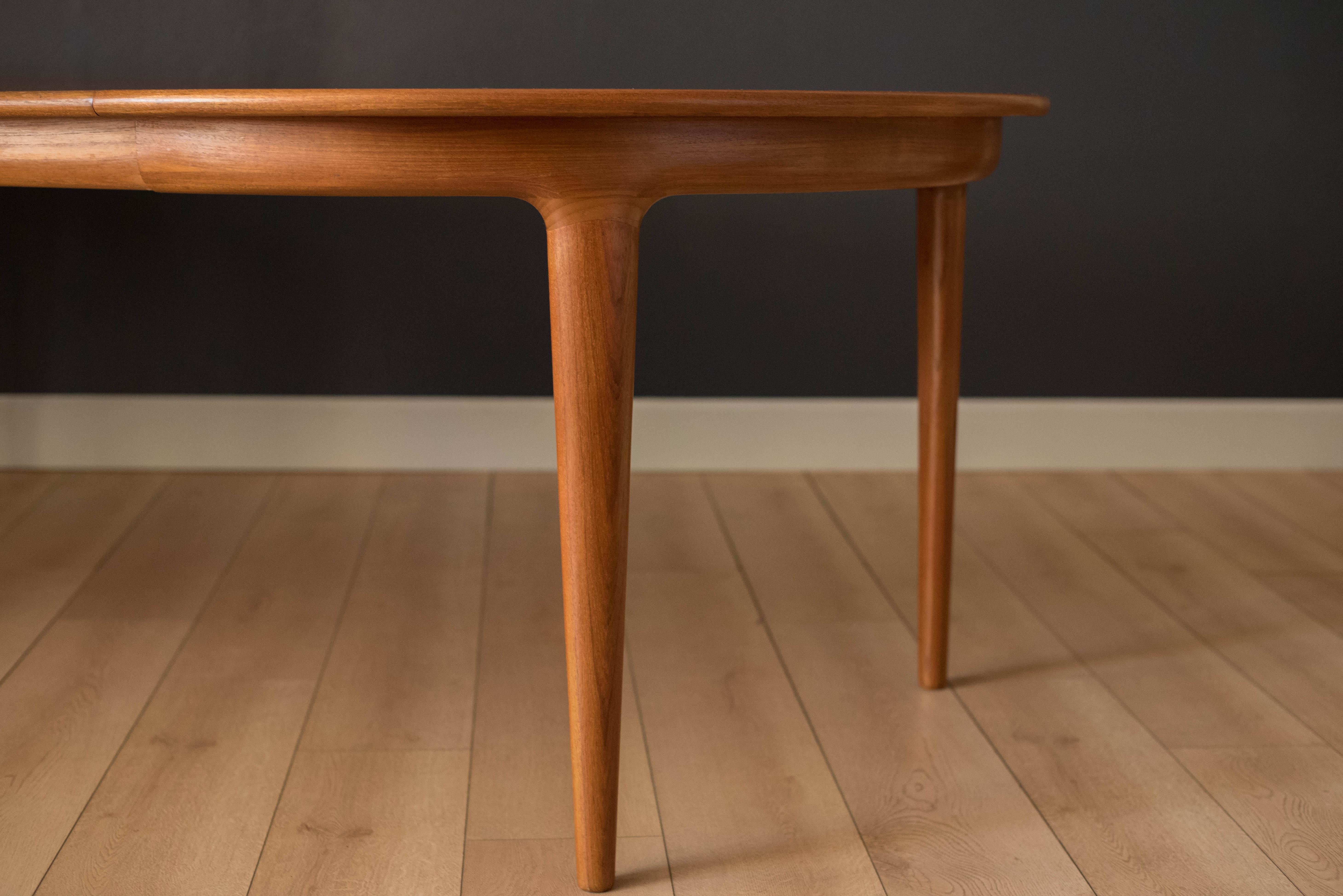 Vintage Round Danish Expandable Teak Dining Table by Johannes Andersen 7
