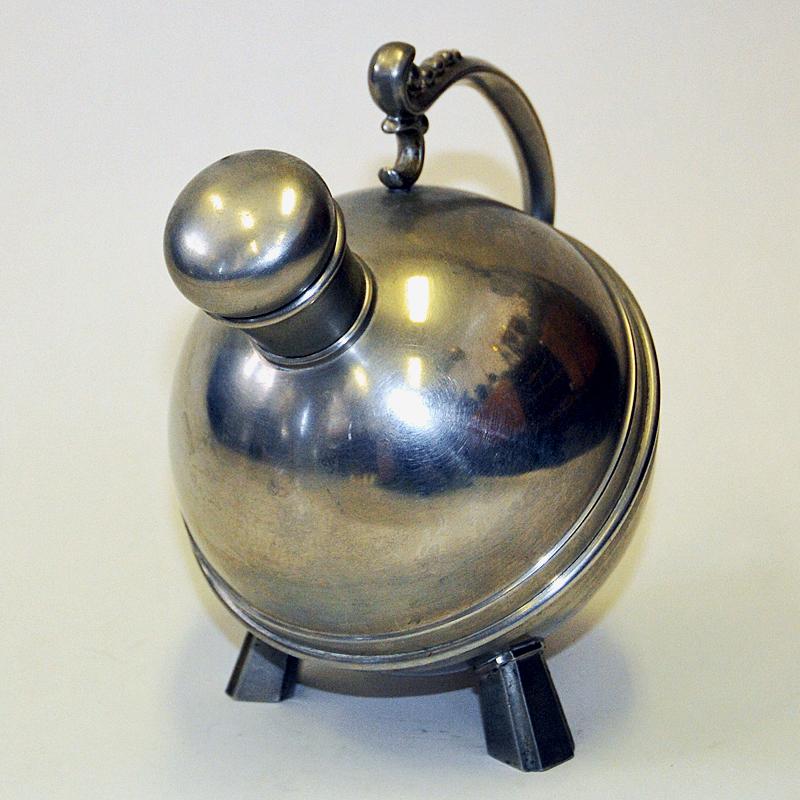 Vintage round decorative Art Deco pewter tea pot Norway 1930s In Good Condition In Stockholm, SE