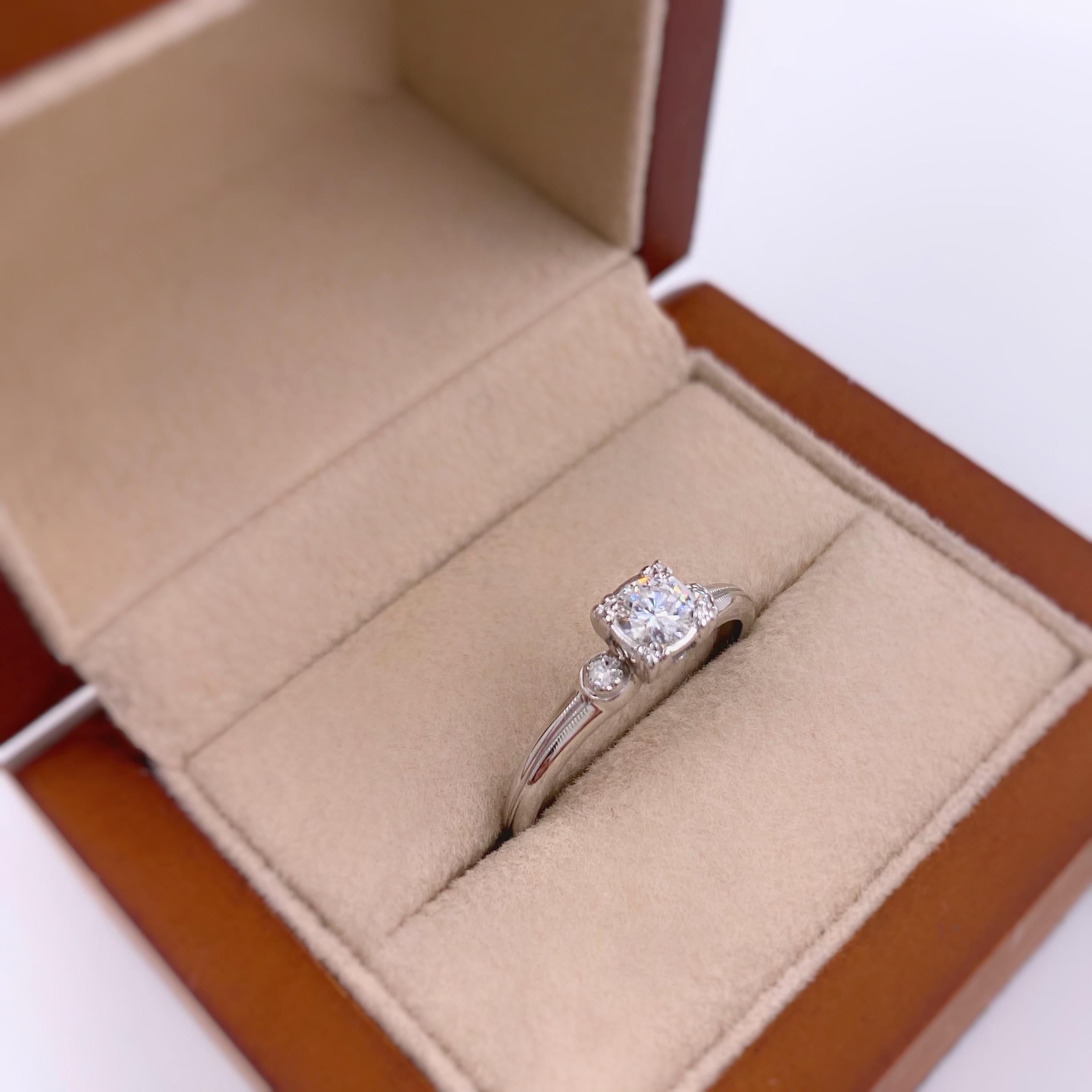 Round Cut Vintage Round Diamond Engagement Ring 0.34 Carat 14 Karat White Gold For Sale