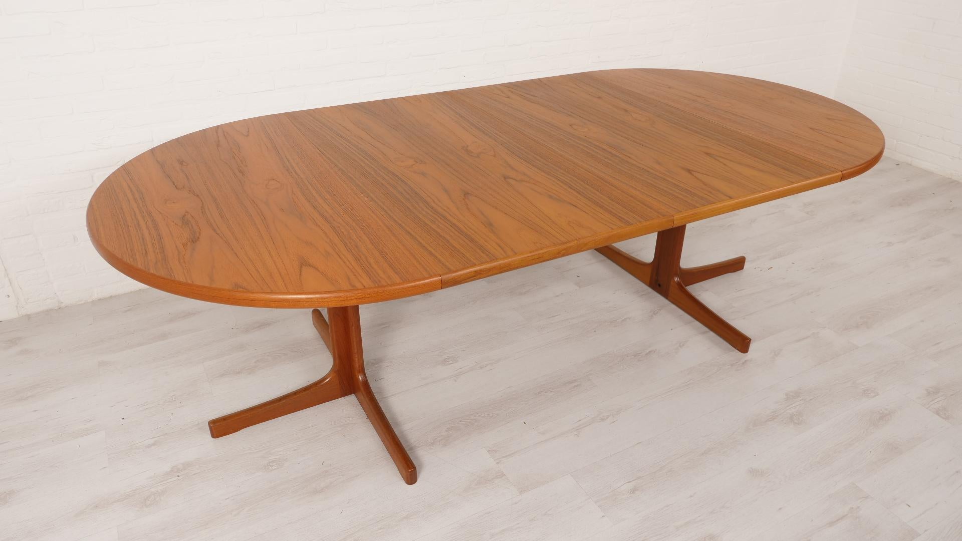Teak Vintage round dining table  extendable  Swedish  120 cm For Sale