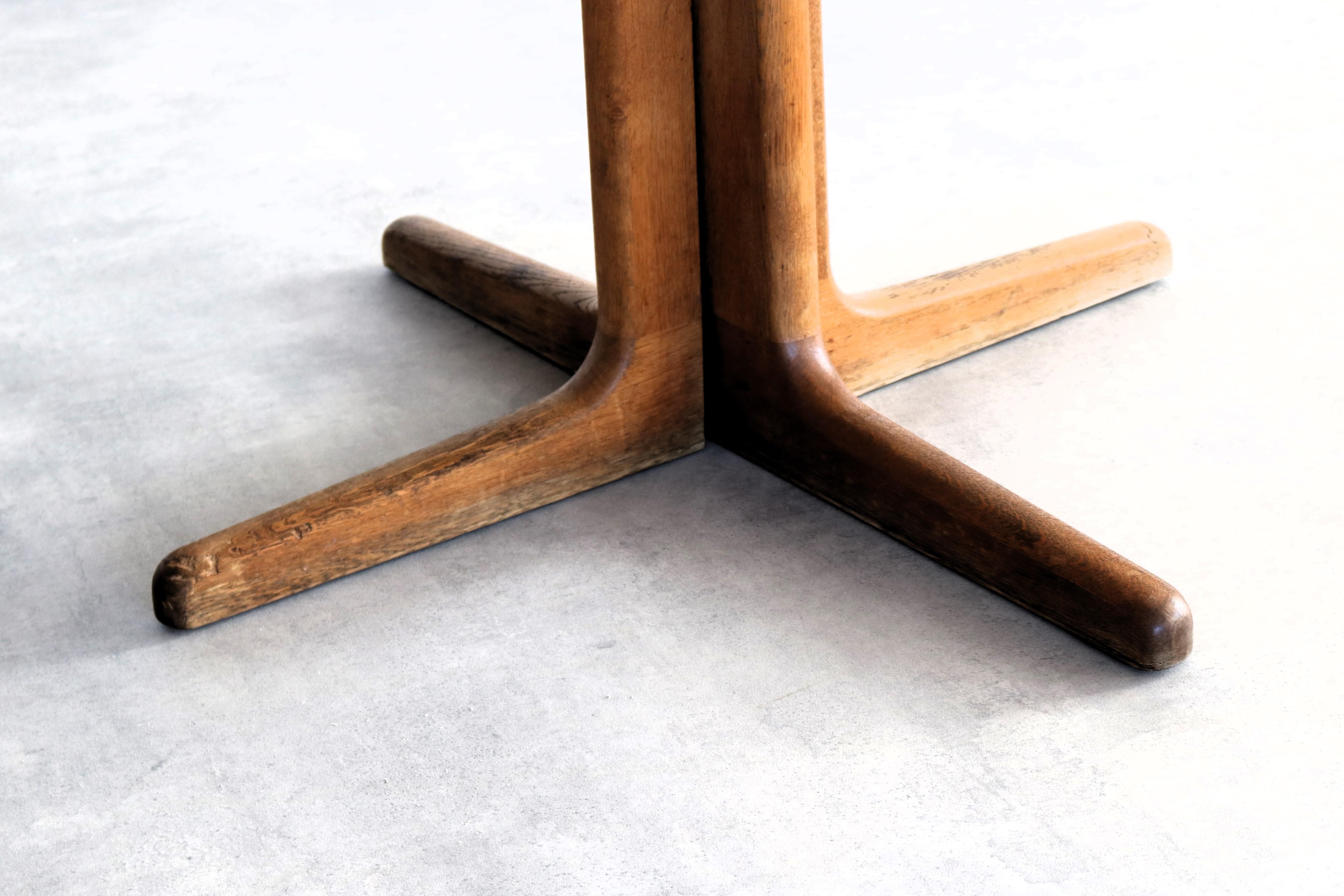 vintage round dining table  table  extendable  Denmark In Good Condition In Lemmer, NL