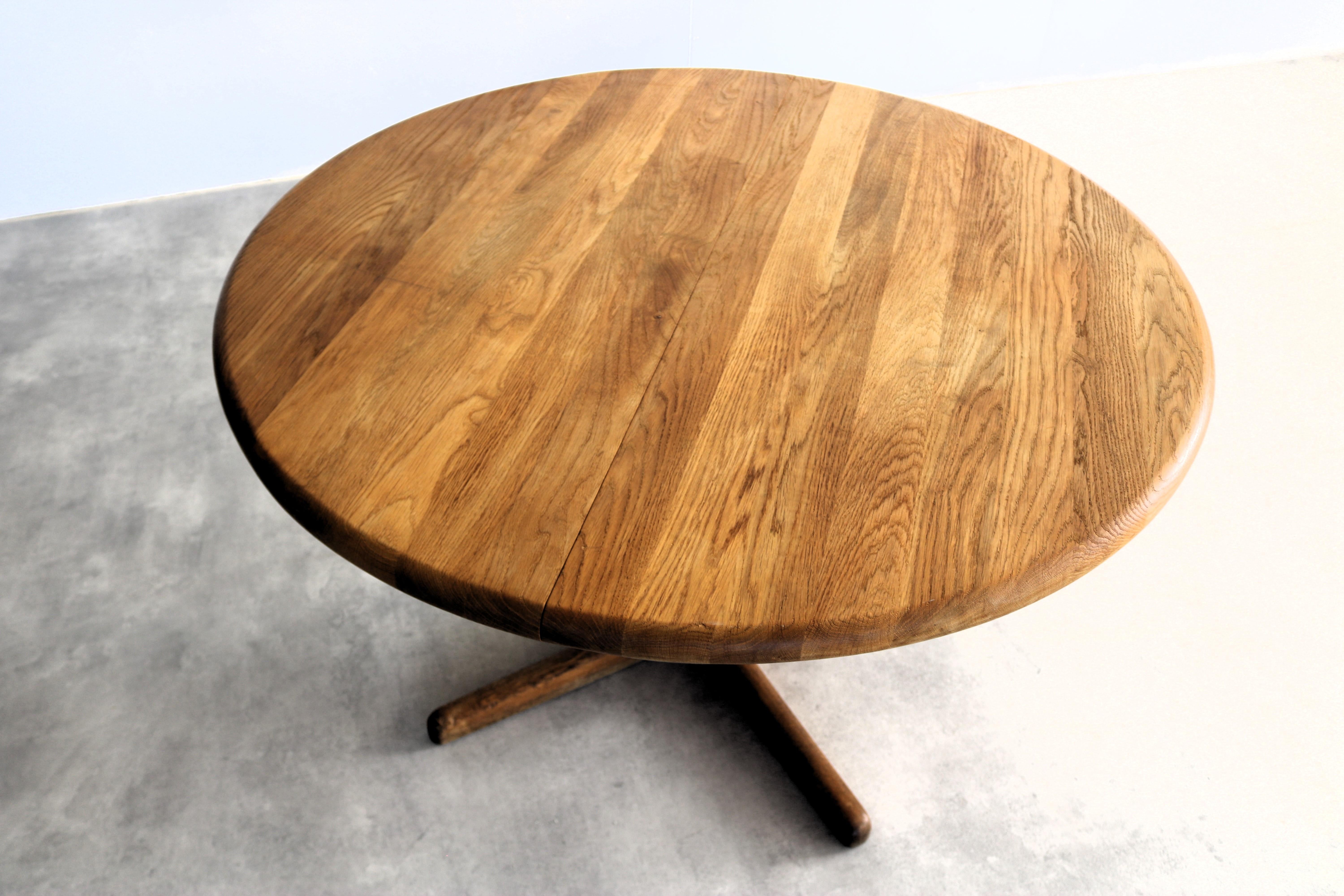 Mid-20th Century vintage round dining table  table  extendable  Denmark