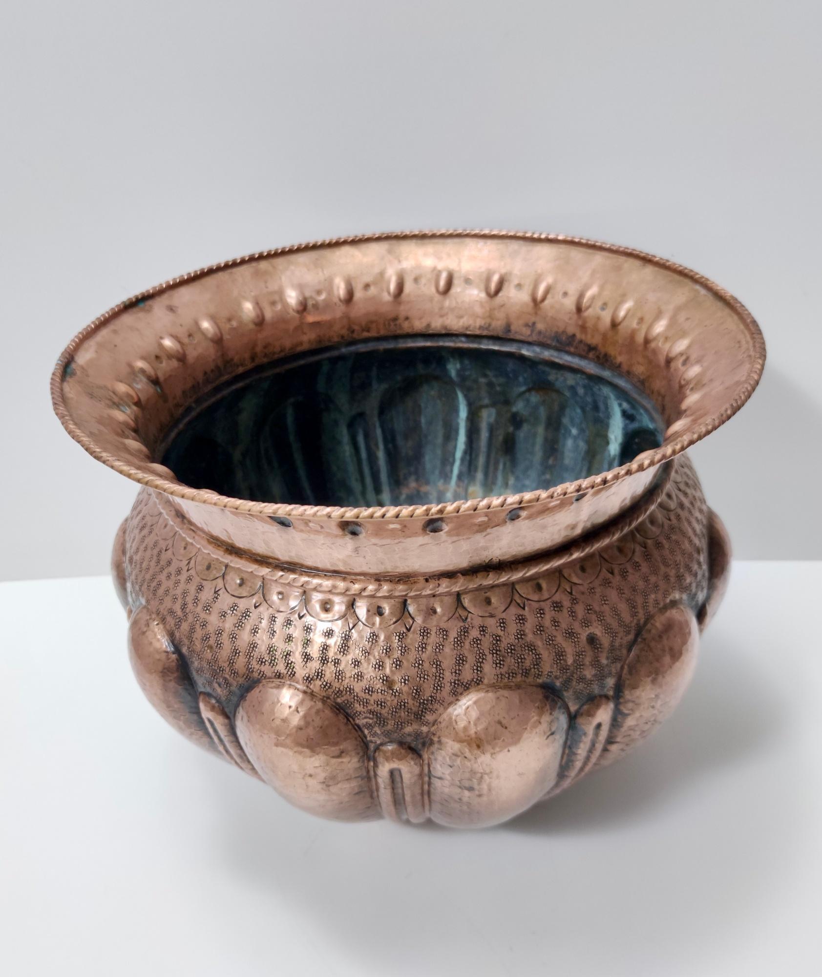 Mid-20th Century Vintage Round Embossed Copper Cachepot / Vase by Egidio Casagrande, Italy For Sale