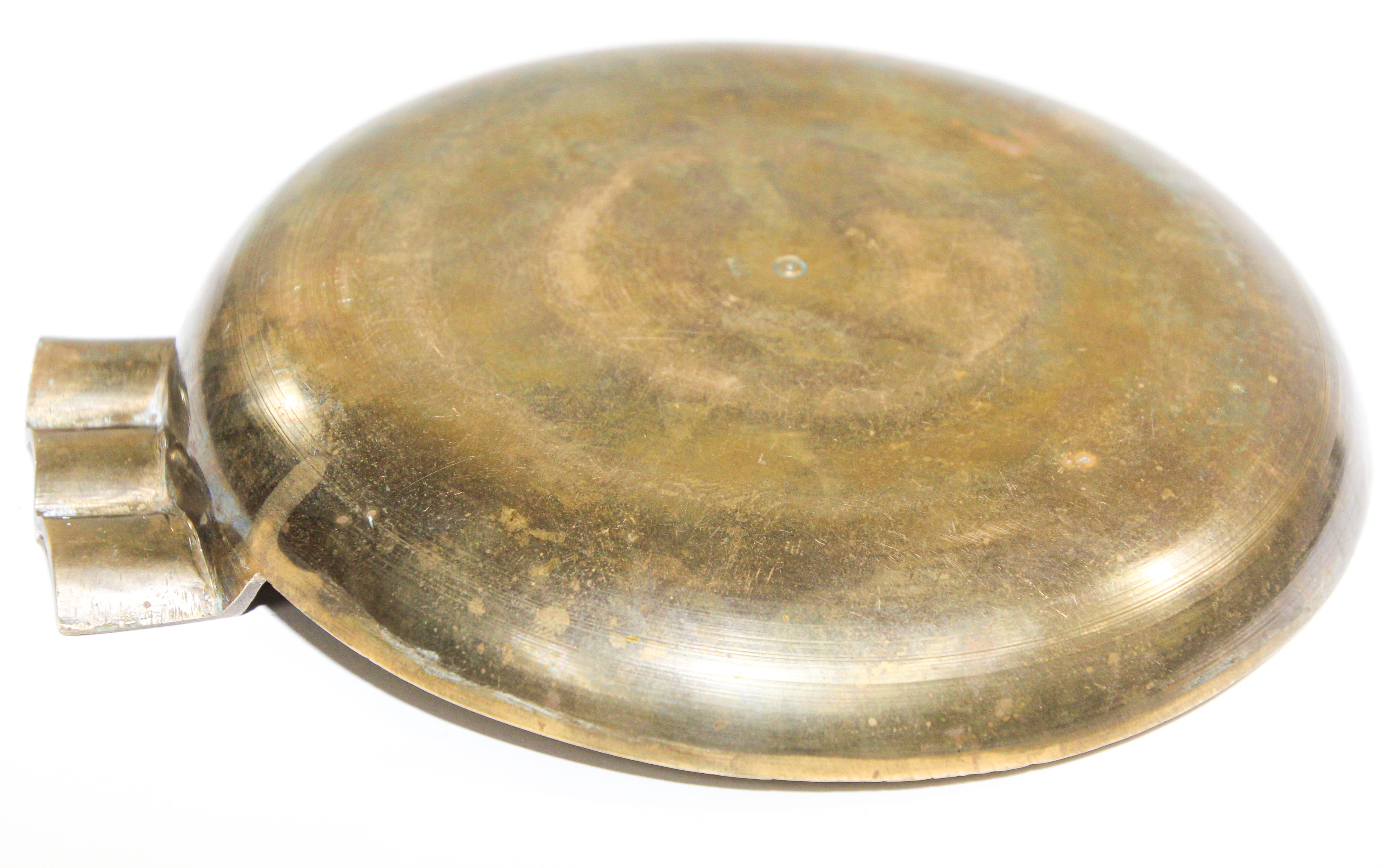 20th Century Vintage Round Etched Polished Brass Ashtray Hand Made in India