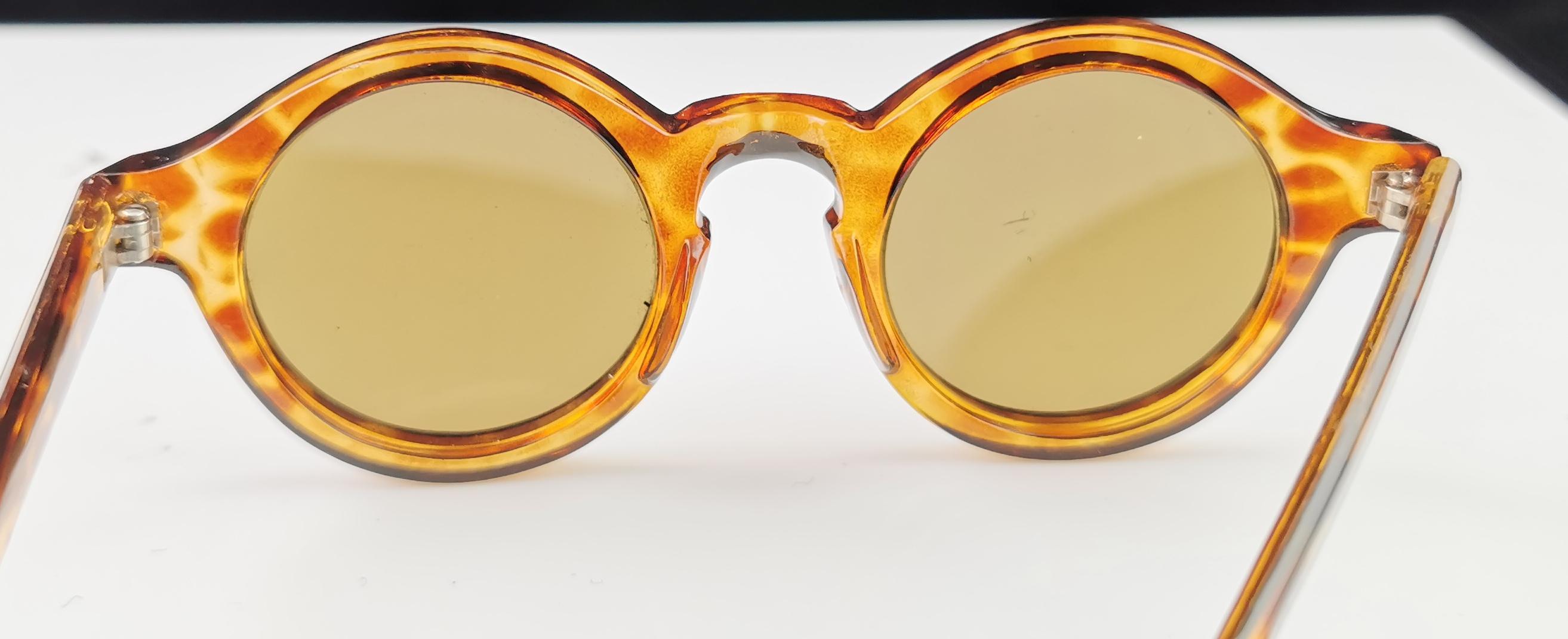 Vintage Round frame Faux tortoiseshell sunglasses, Linda Farrow  For Sale 3