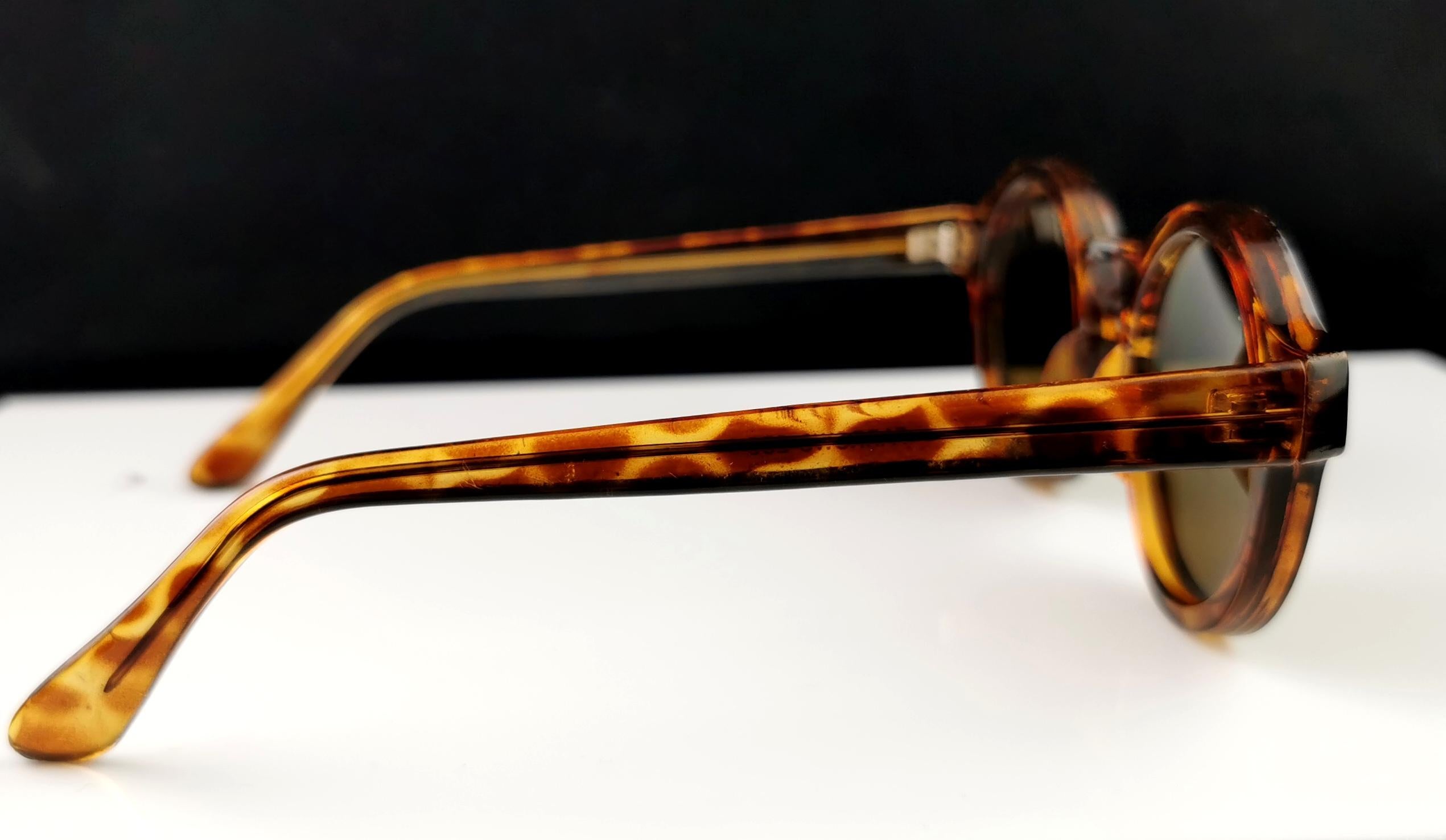 Vintage Round frame Faux tortoiseshell sunglasses, Linda Farrow  For Sale 4