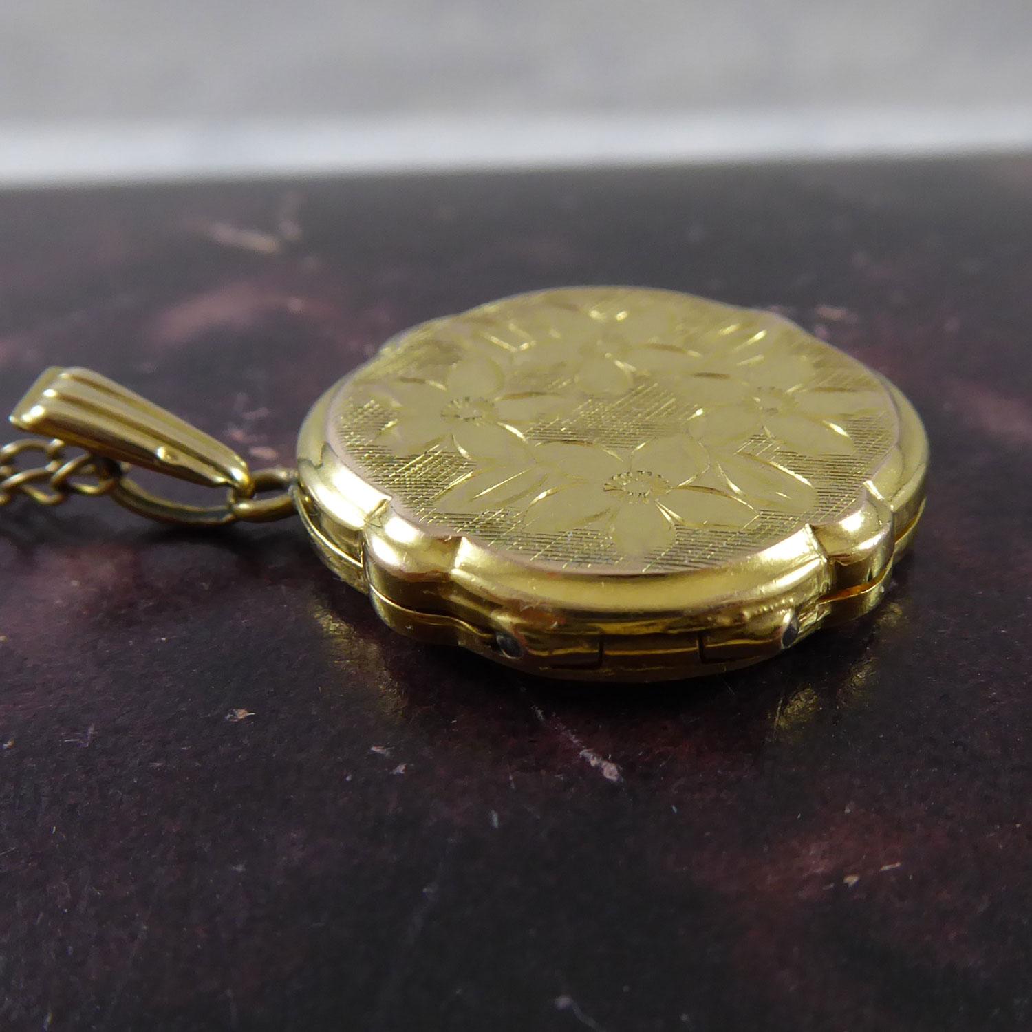 Retro Vintage Round Gold Locket with Floral Engraving, Yellow Gold