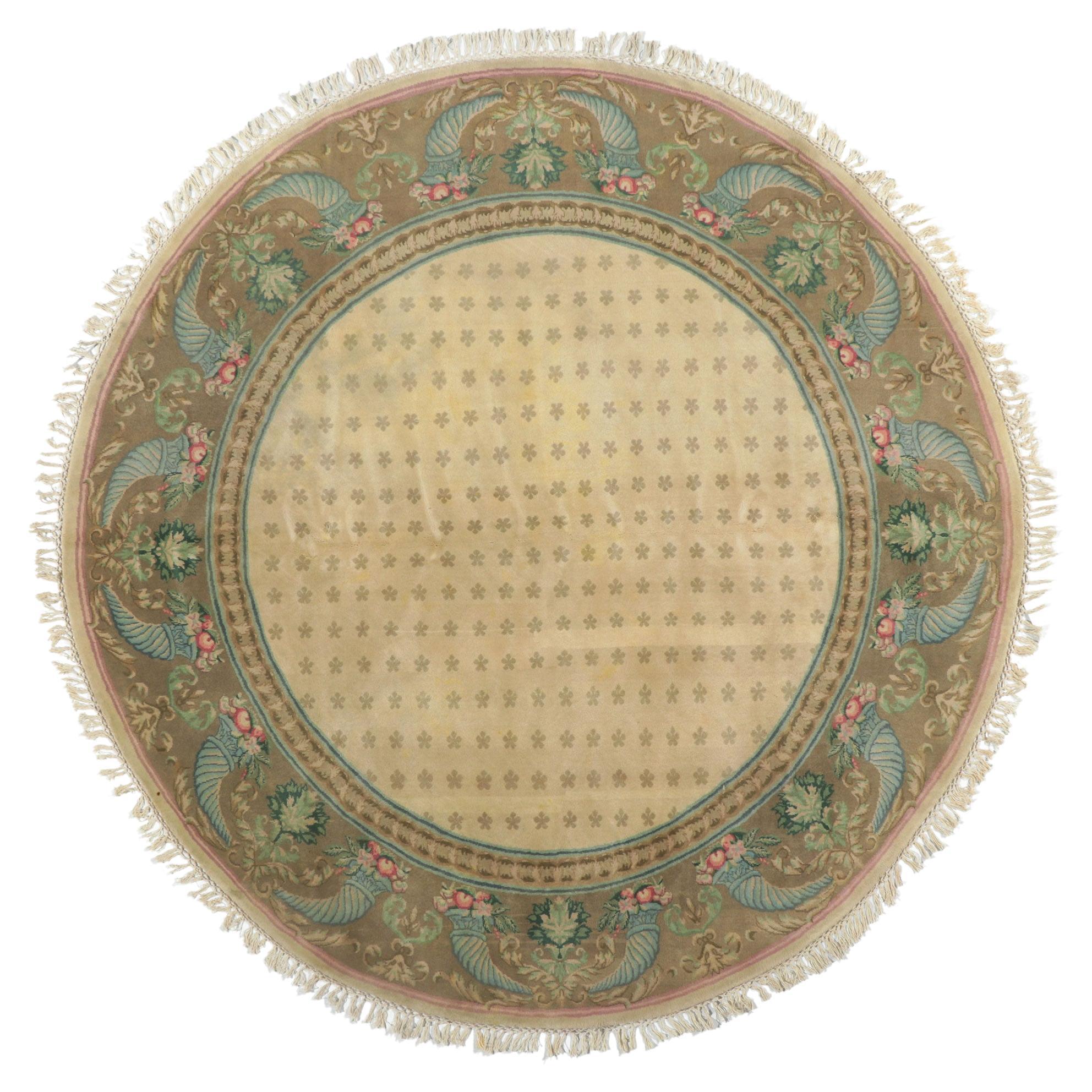 Vintage Round Indian Rug with Traditional Style For Sale