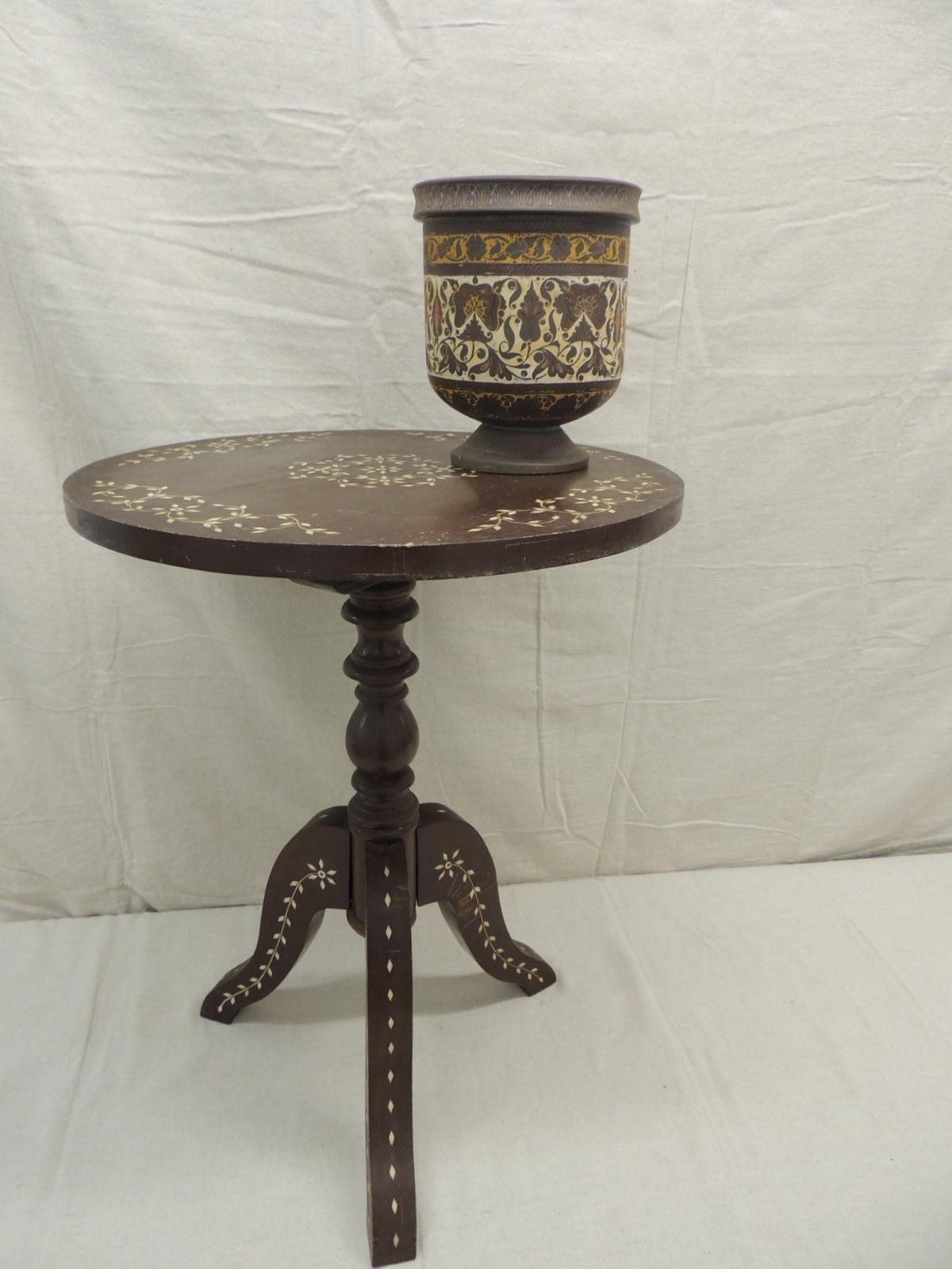 Vintage Round Indian Side Table In Good Condition In Oakland Park, FL
