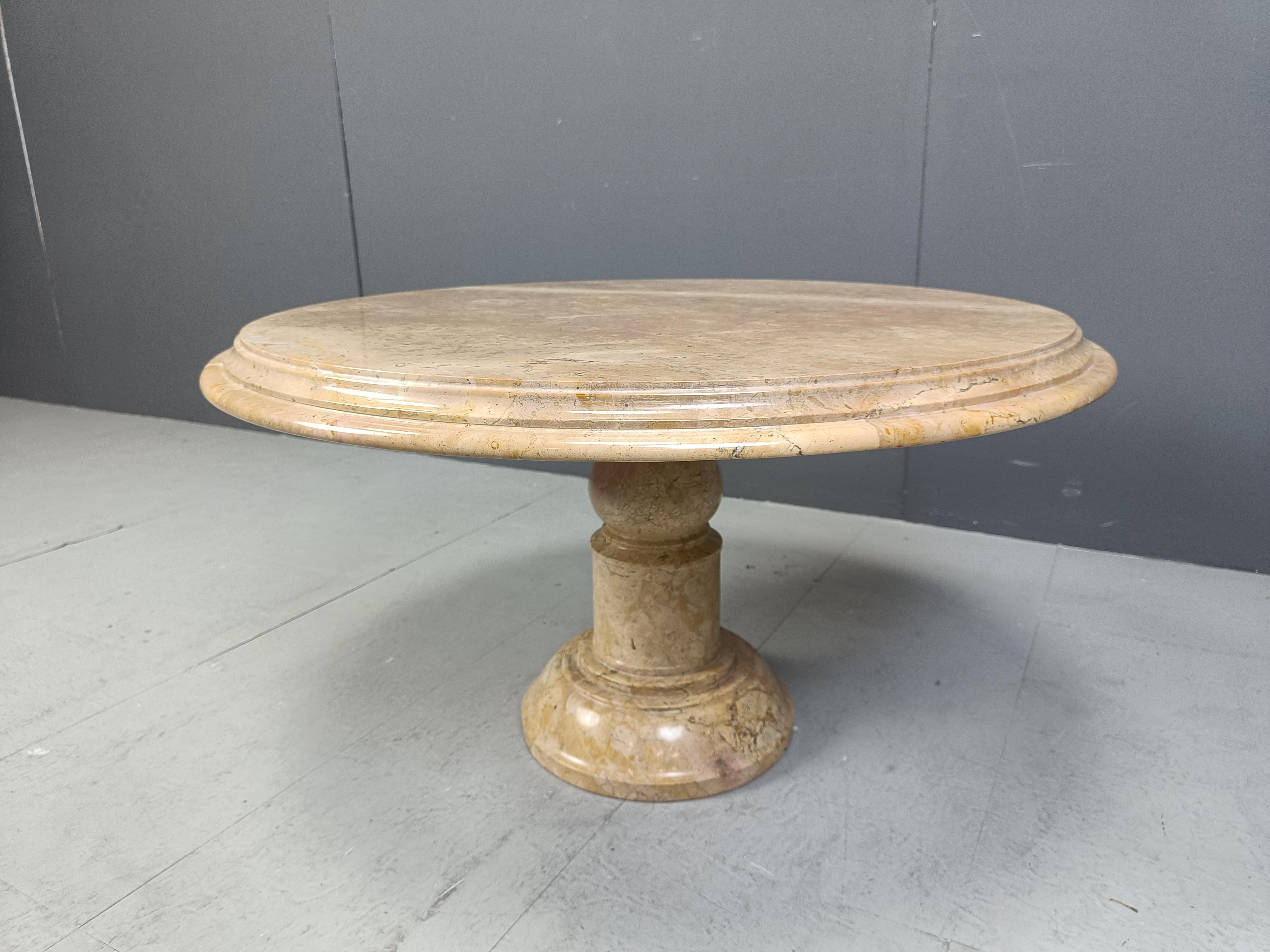 Marble Vintage round italian marble coffee table, 1960s For Sale