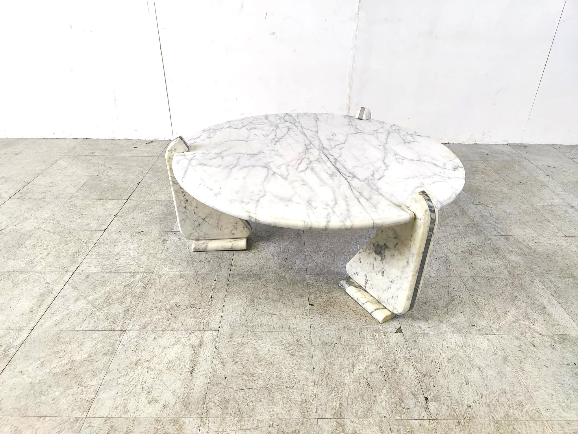 Vintage round italian marble coffee table, 1970s 3