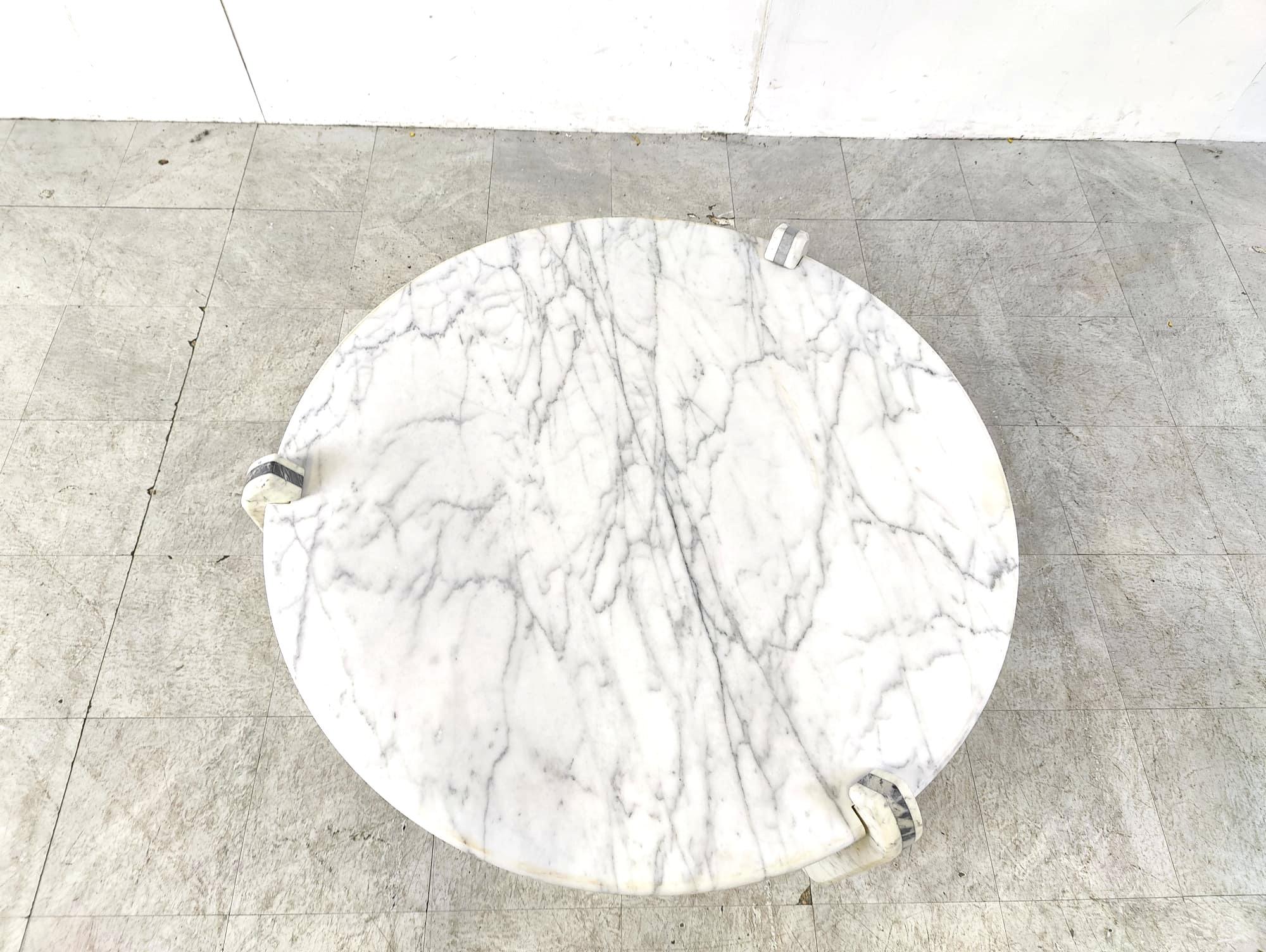 Vintage round italian marble coffee table, 1970s 4